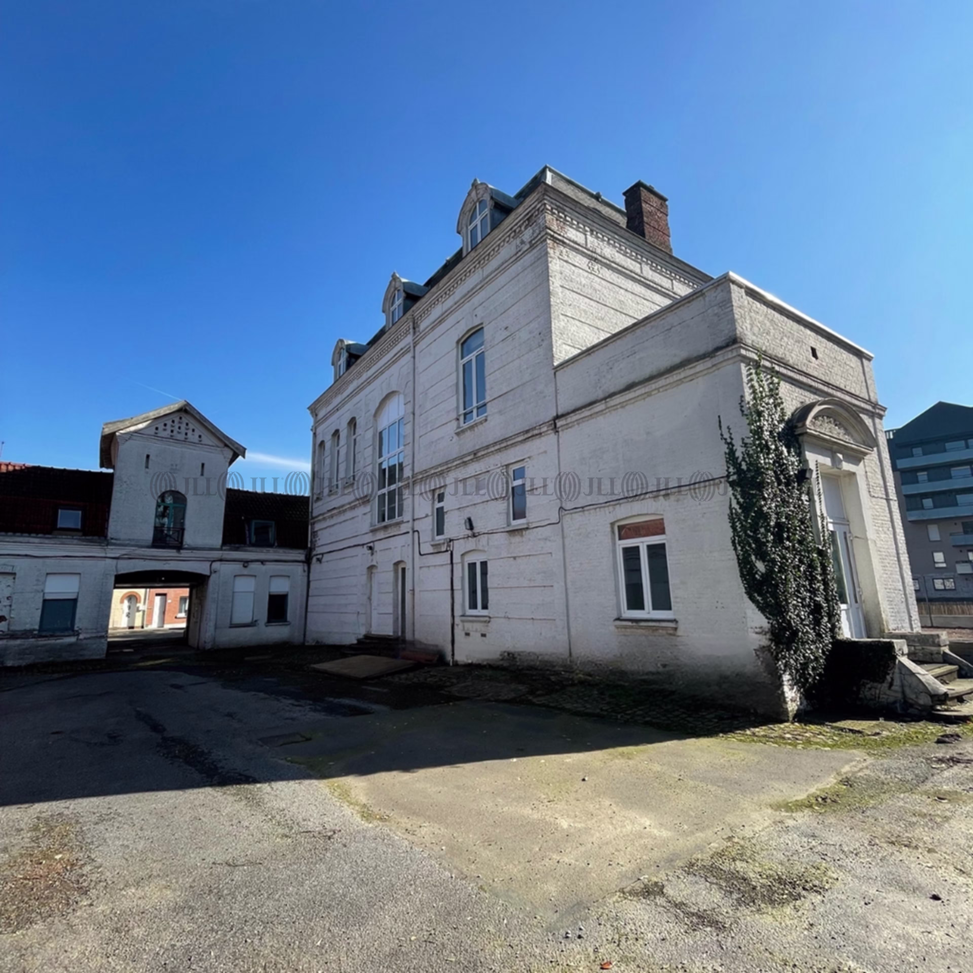 39-43 AVENUE DU MARECHAL DE LATTRE DE TASSIGNY