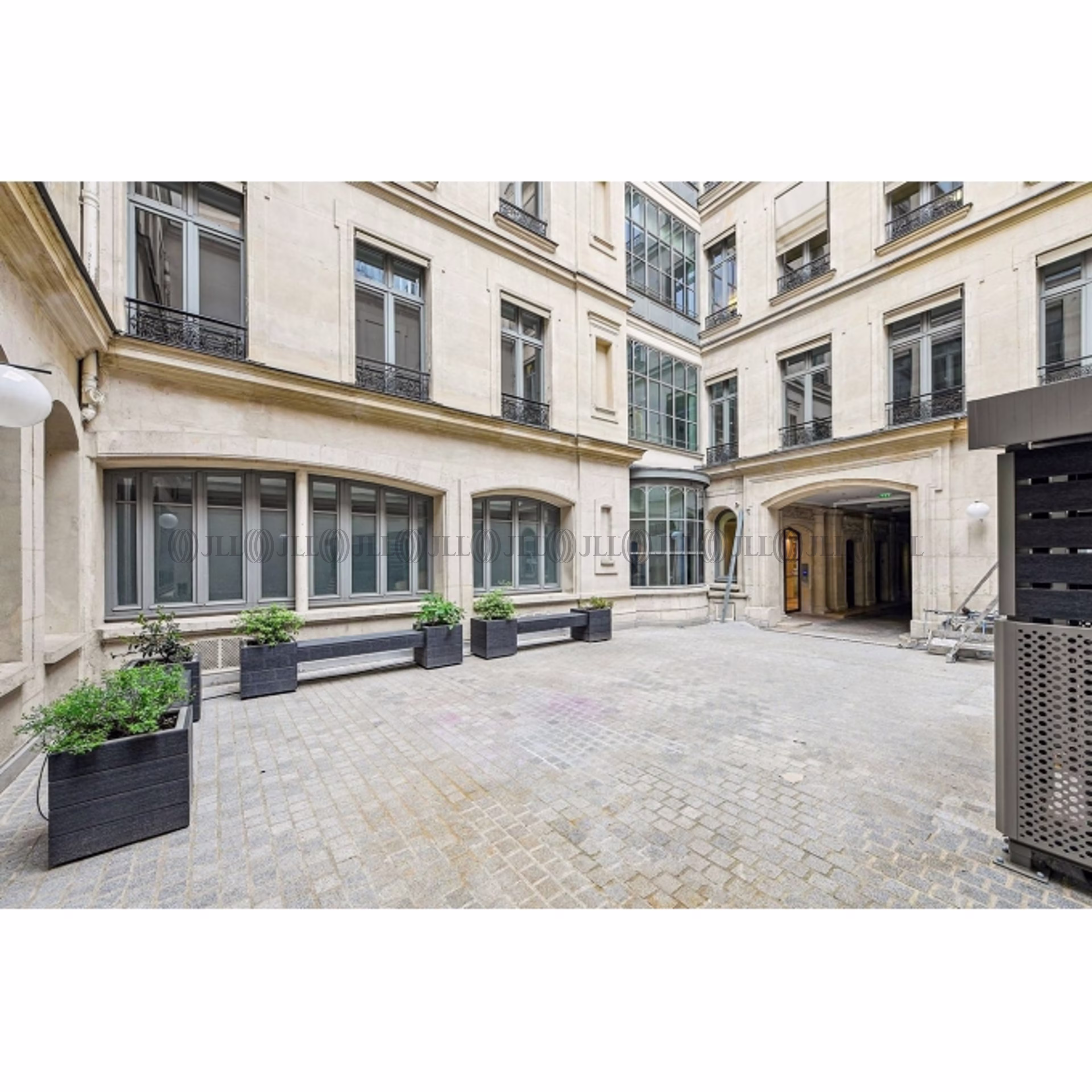 77 BOULEVARD HAUSSMANN