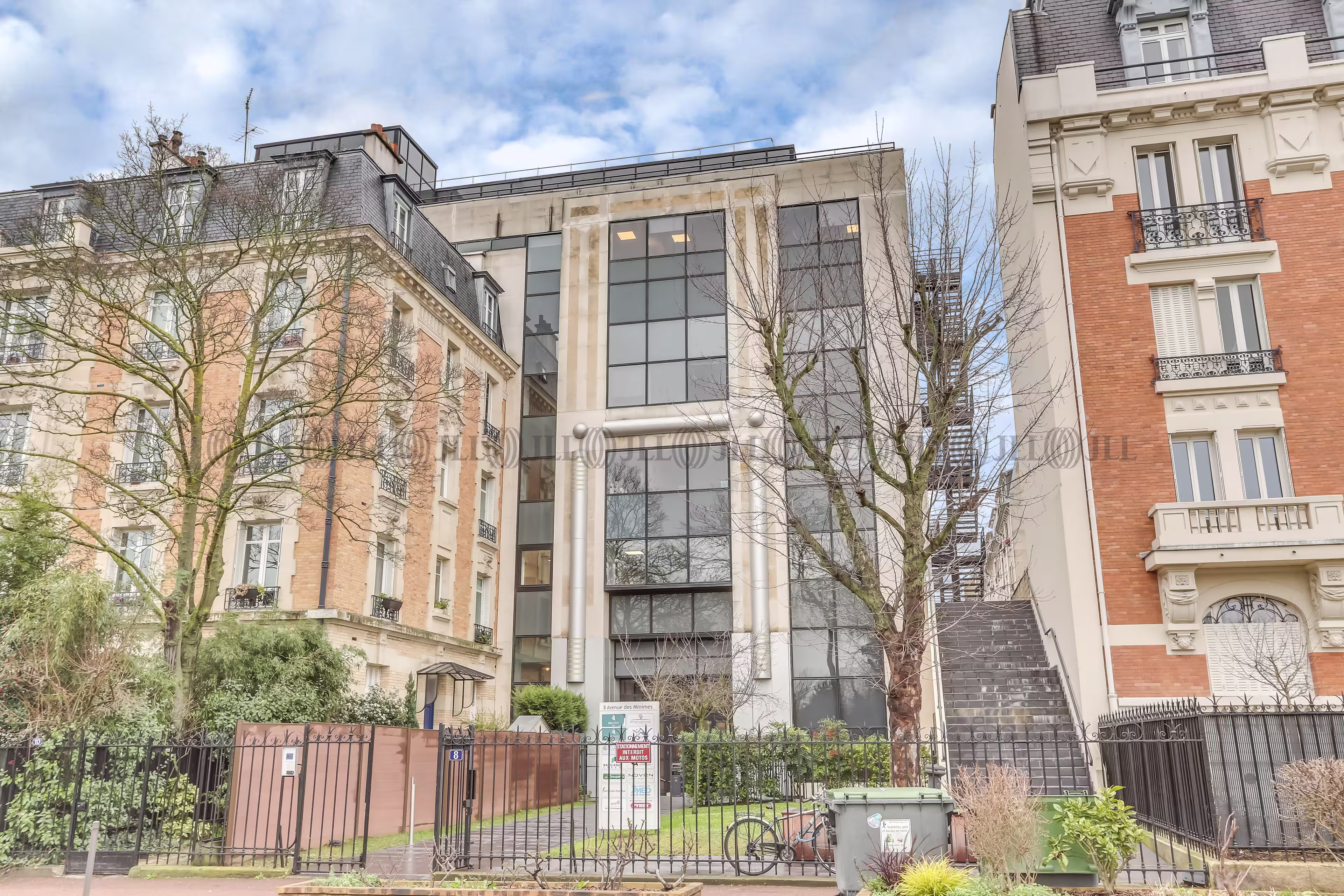 8 AVENUE DES MINIMES