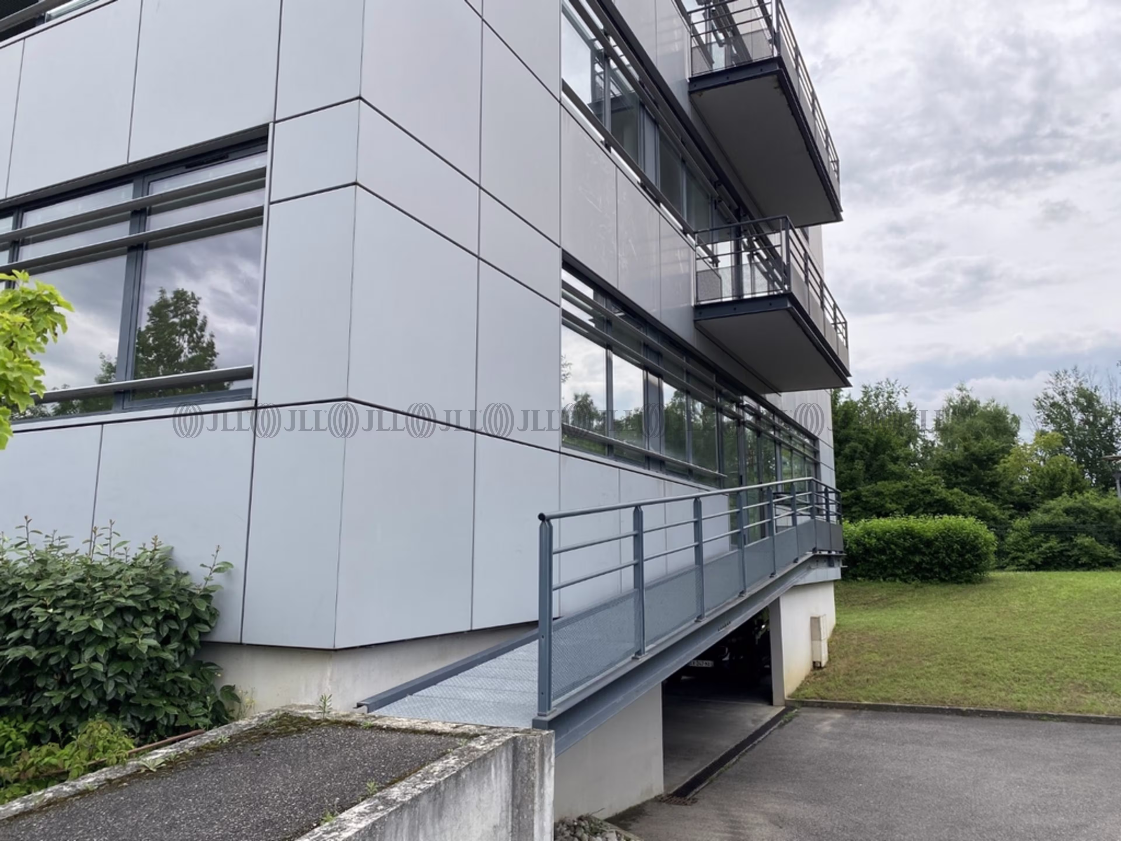 8 PLACE BERTHE MORISOT