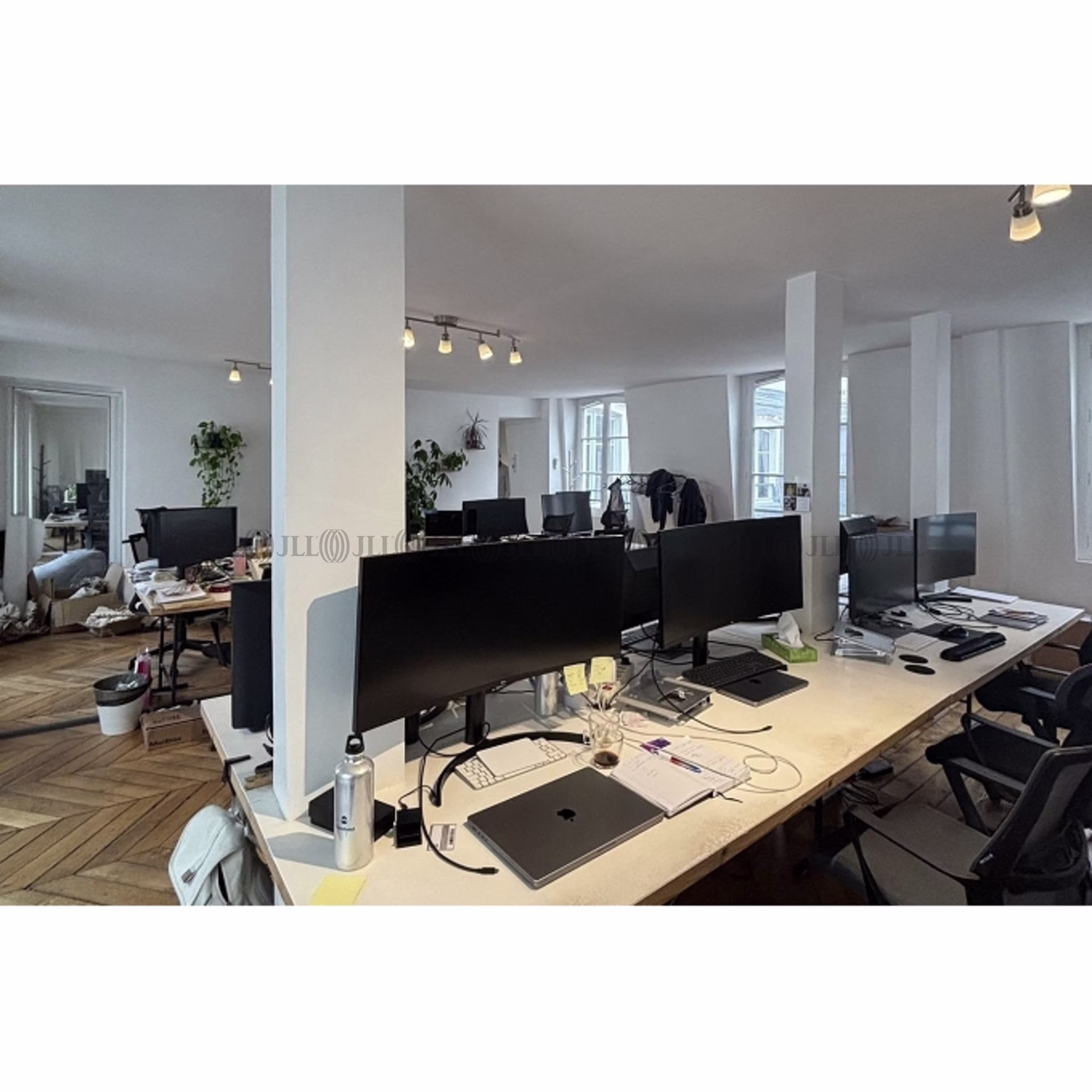52 RUE DE LA CHAUSSEE D'ANTIN