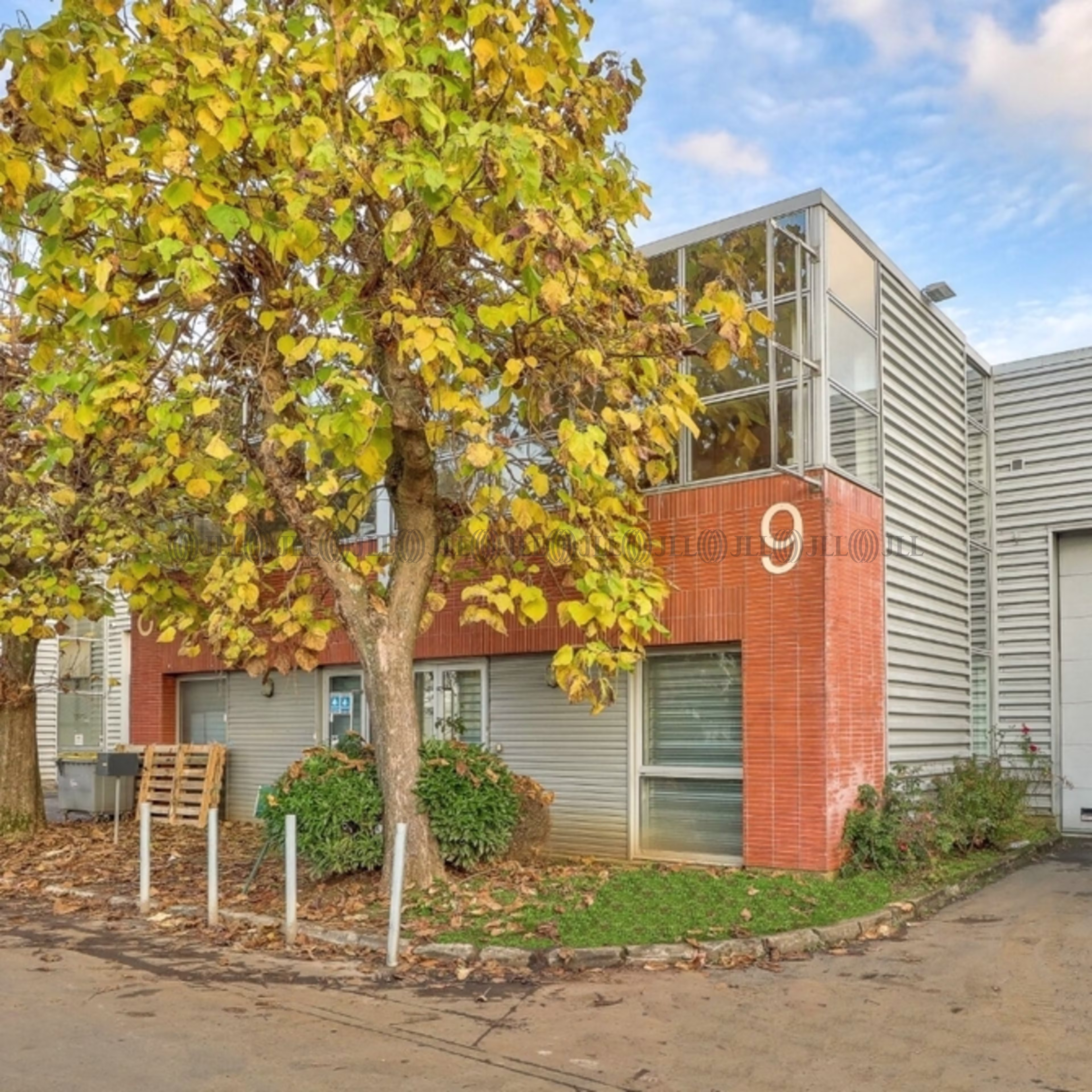 4 AVENUE PIERRE SALVI