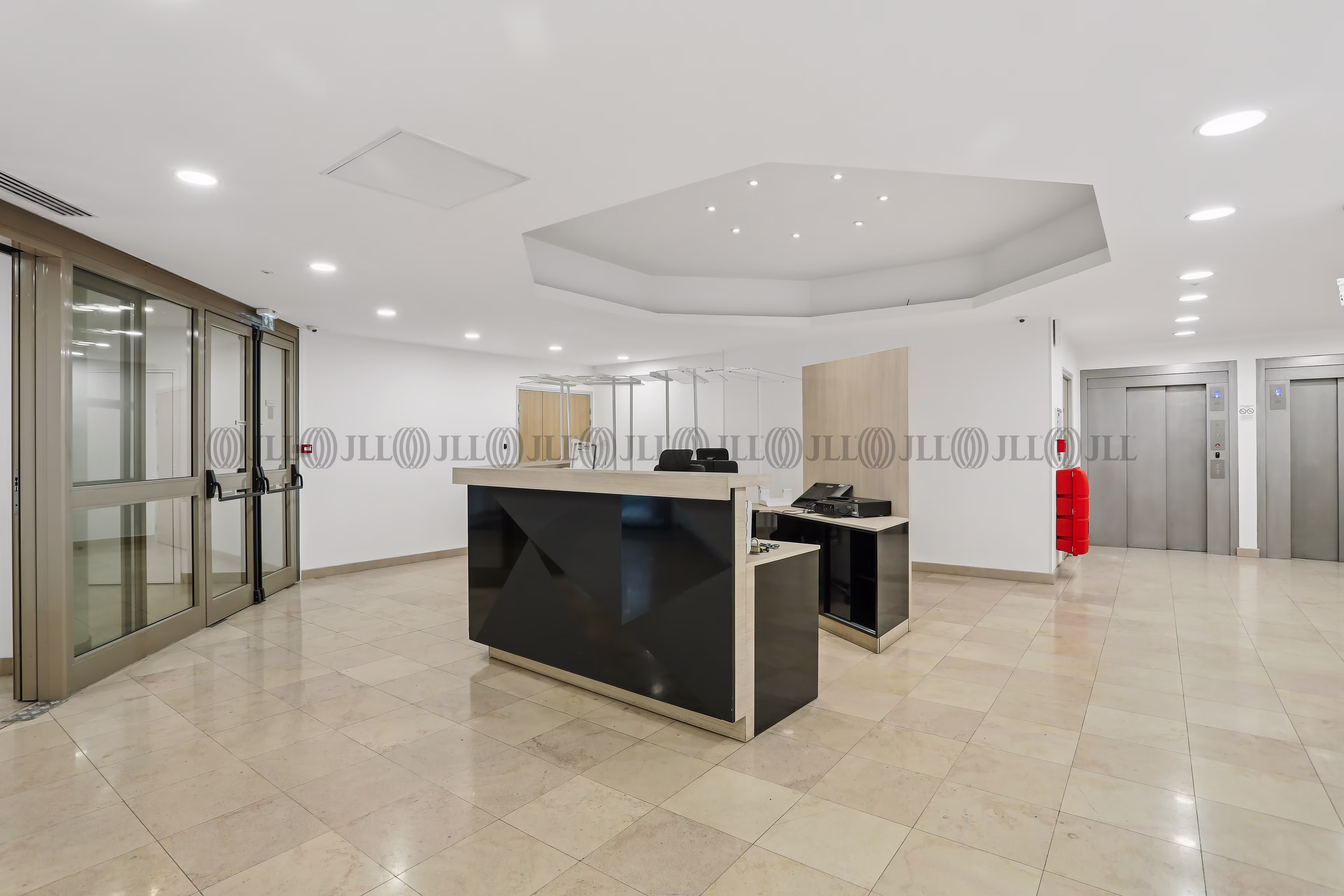 17 AVENUE LOUISON BOBET