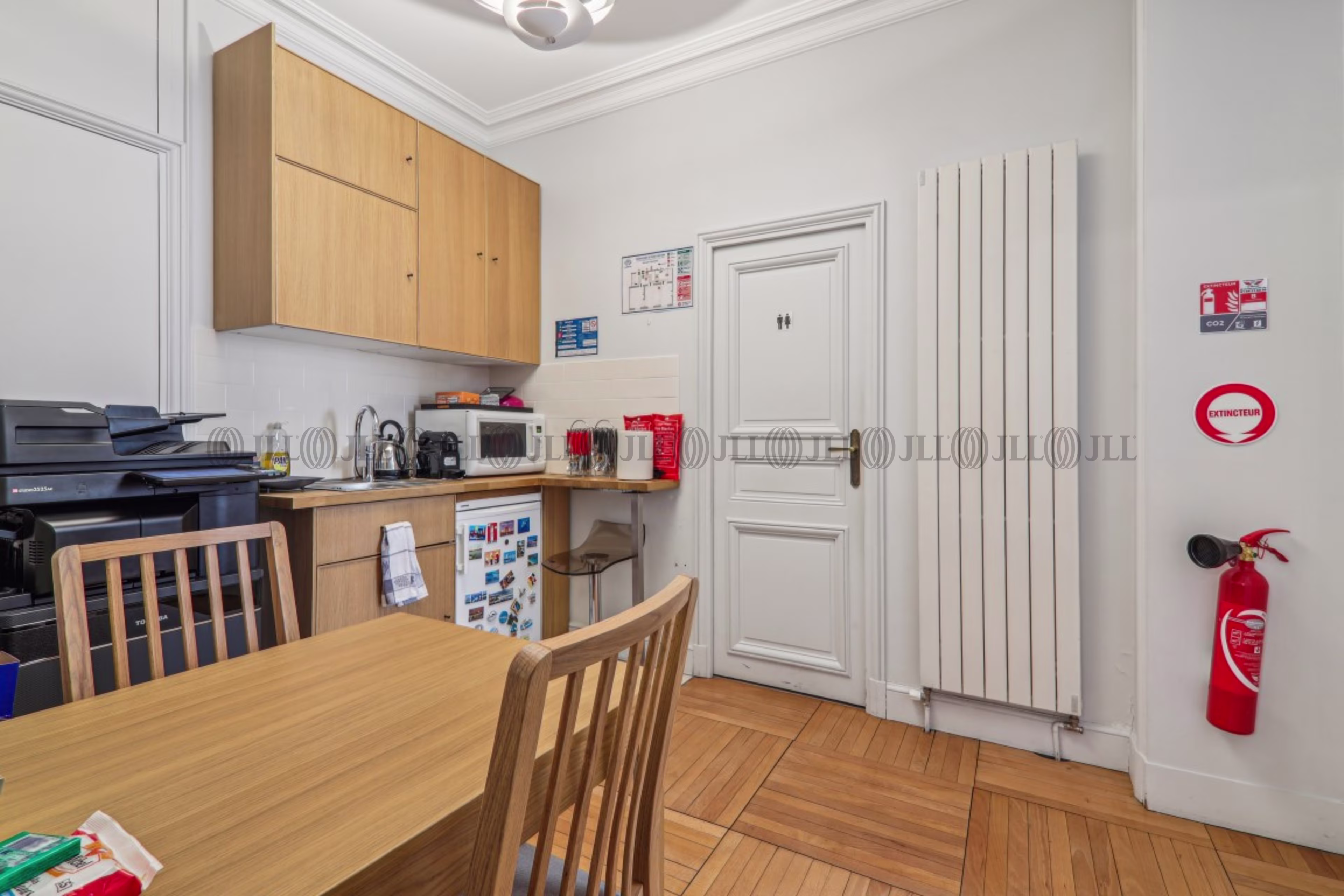 43 AVENUE HOCHE