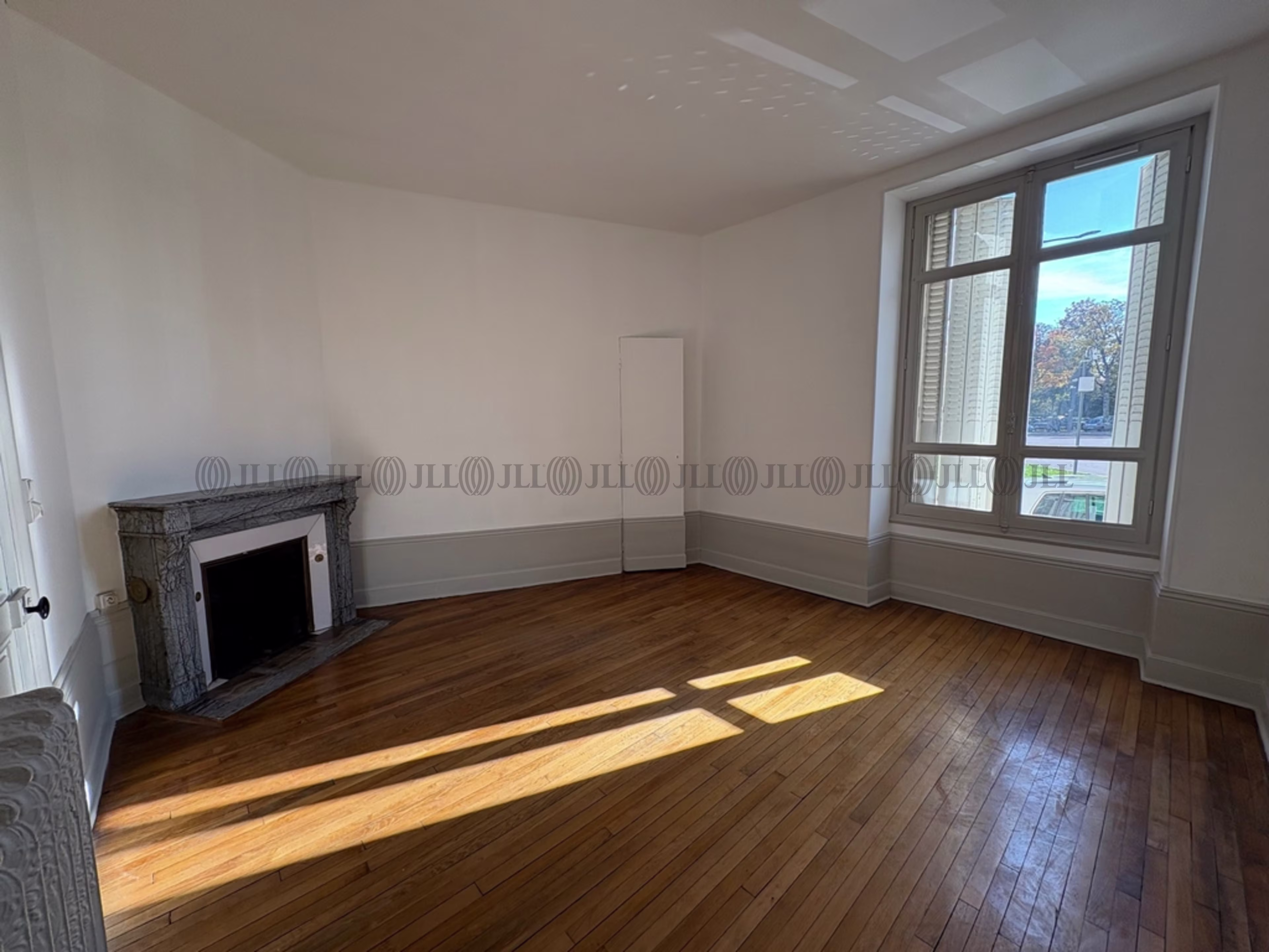 10 PLACE CASIMIR PERIER