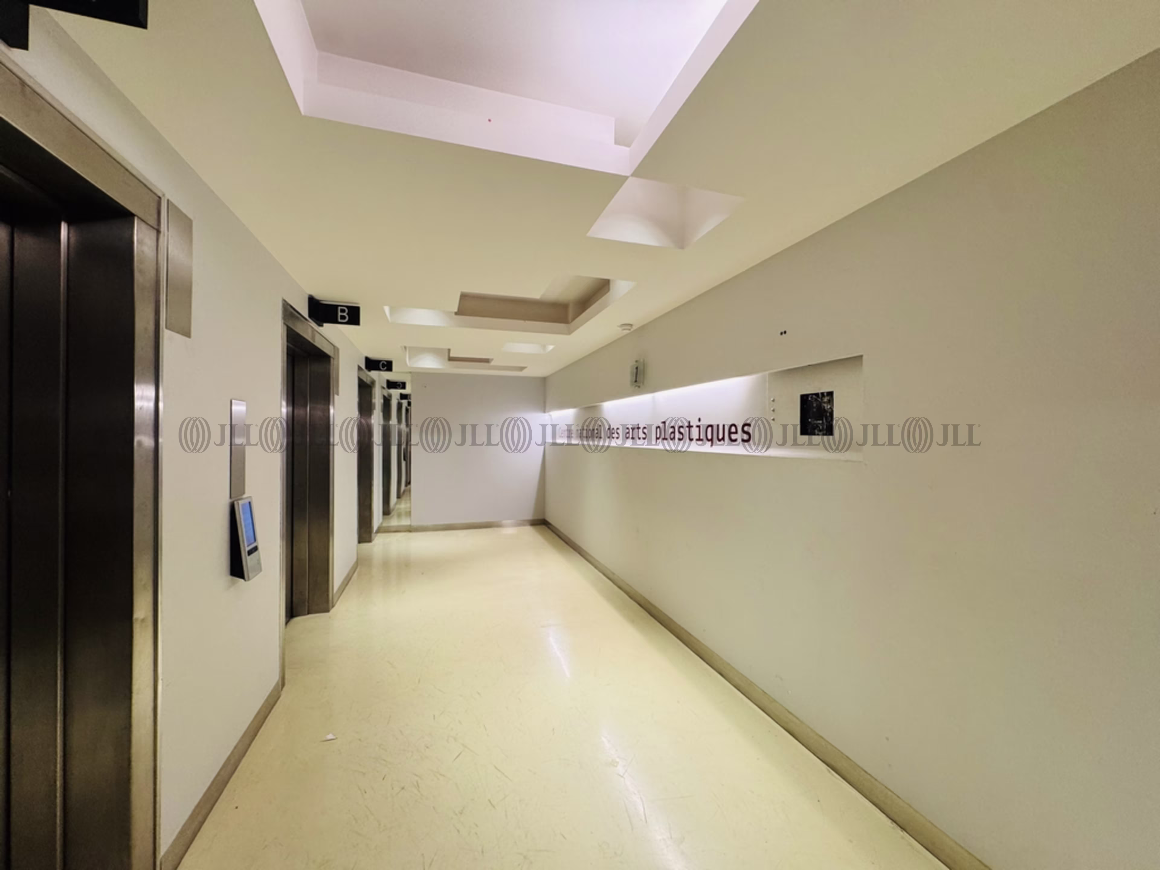 1-9 PLACE DE LA PYRAMIDE