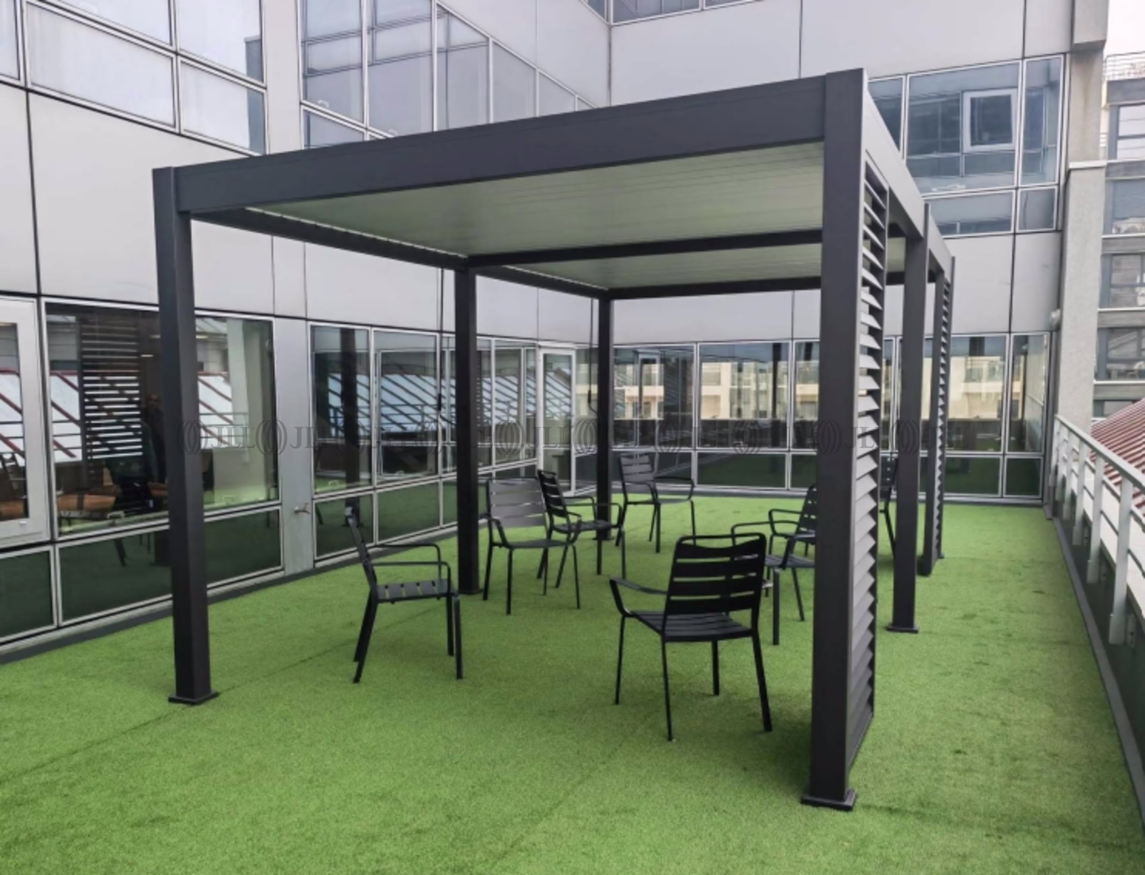 31-33 RUE DU GOUVERNEUR GENERAL EBOUE