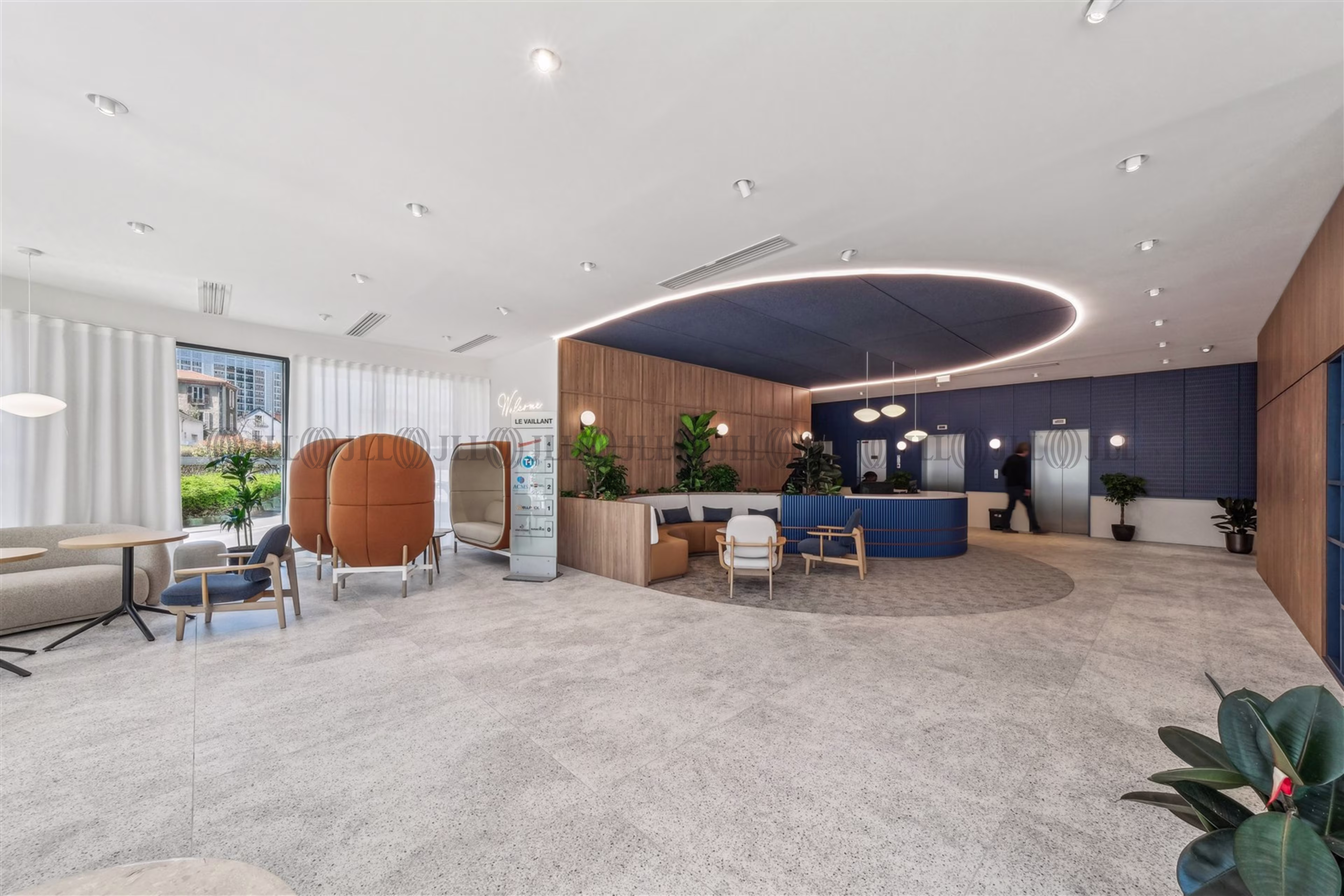 240 AVENUE PIERRE BROSSOLETTE