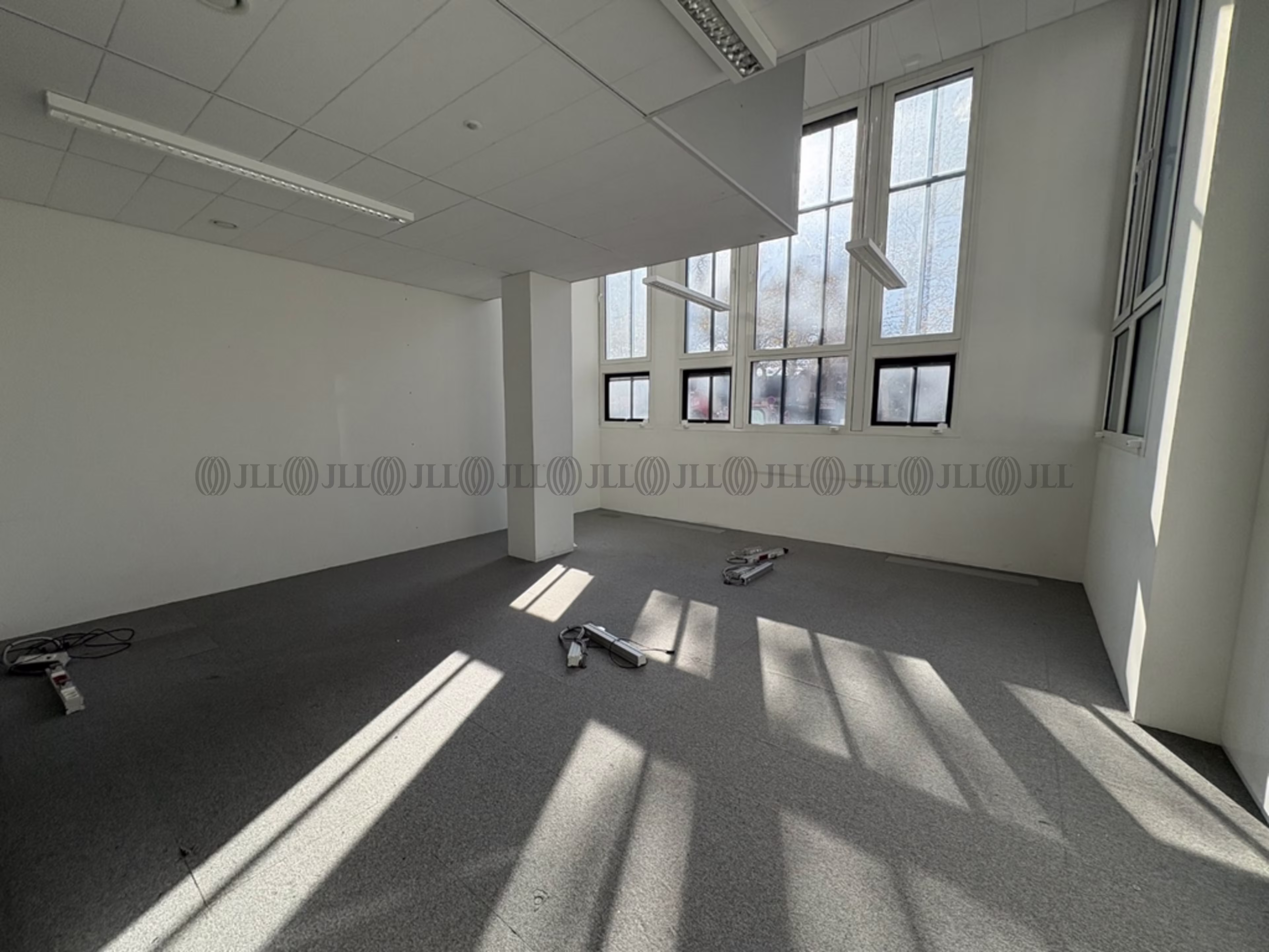 5-9 AVENUE BATAILLON CARMAGNOLE LIBERTE