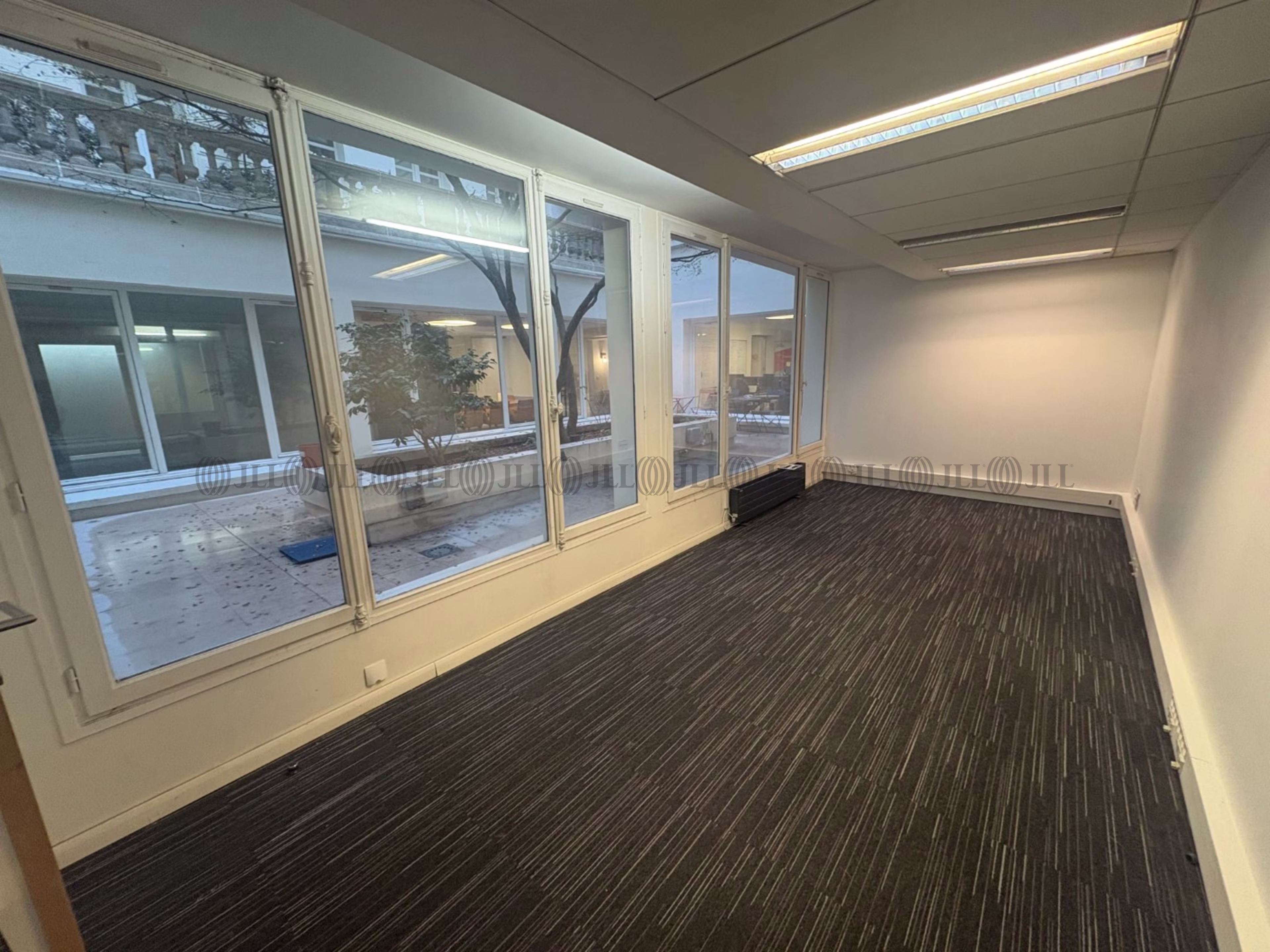 70 BOULEVARD DE COURCELLES