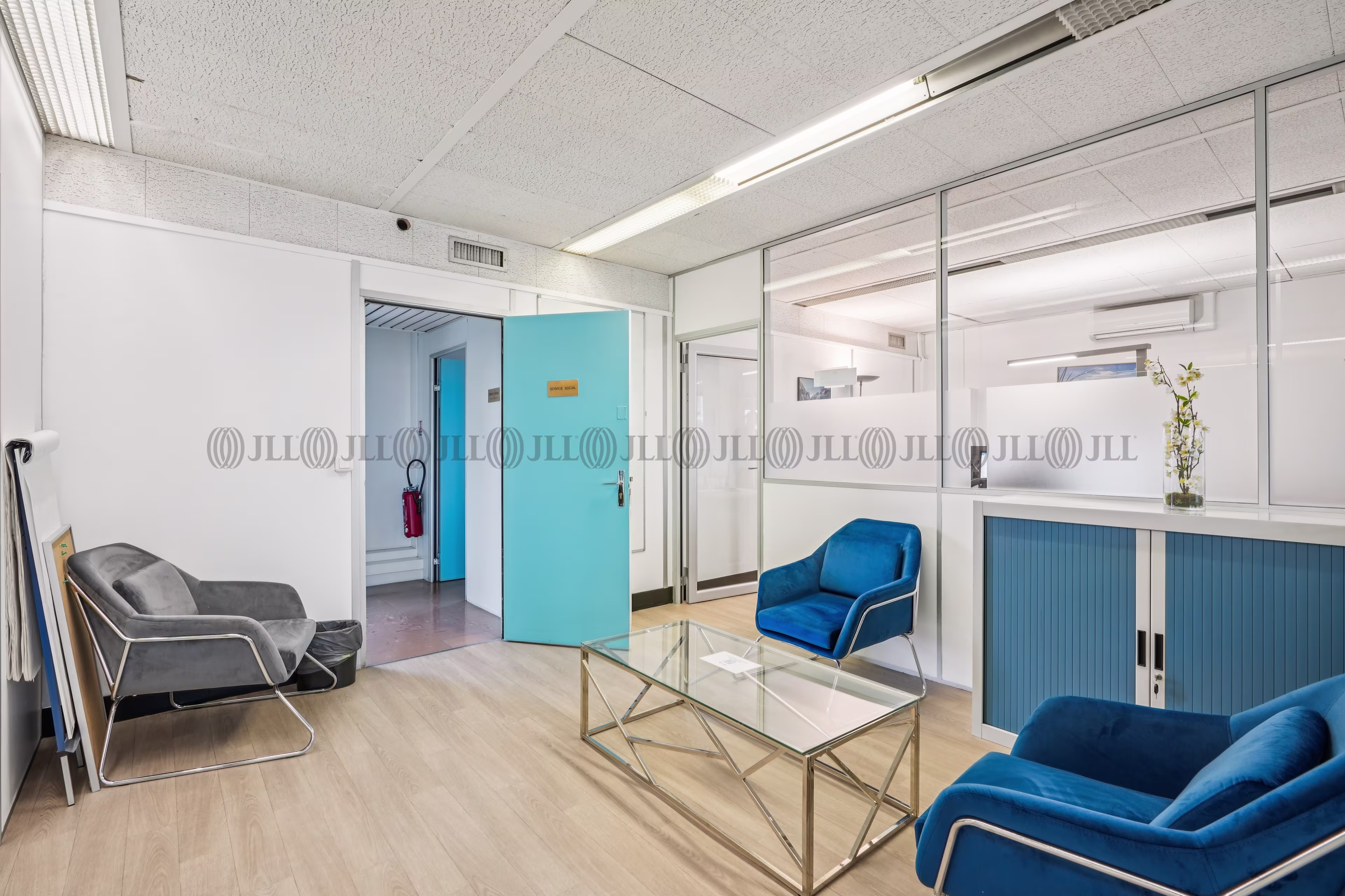 33 AVENUE PIERRE BROSSOLETTE