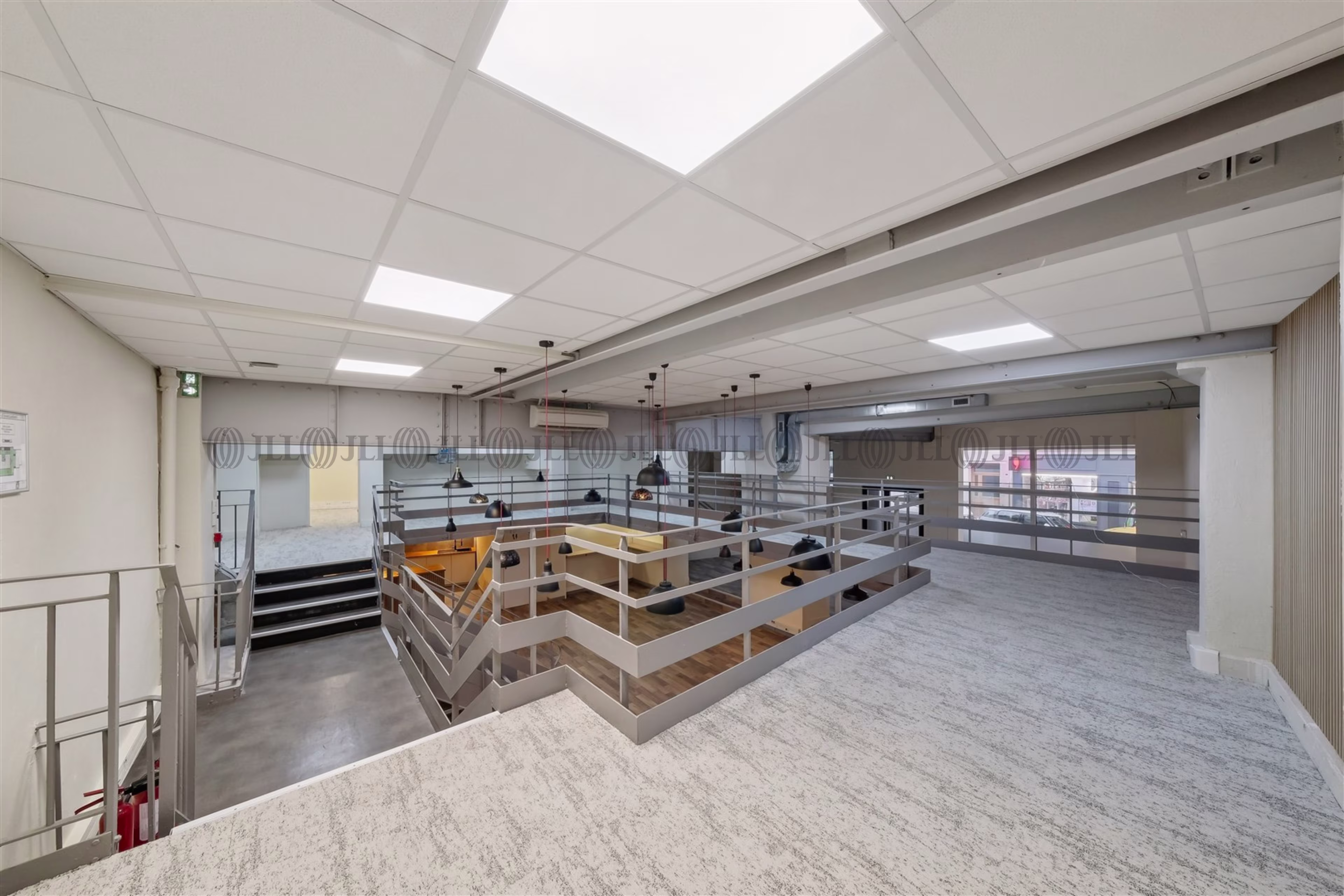 39 RUE LUCIEN SAMPAIX