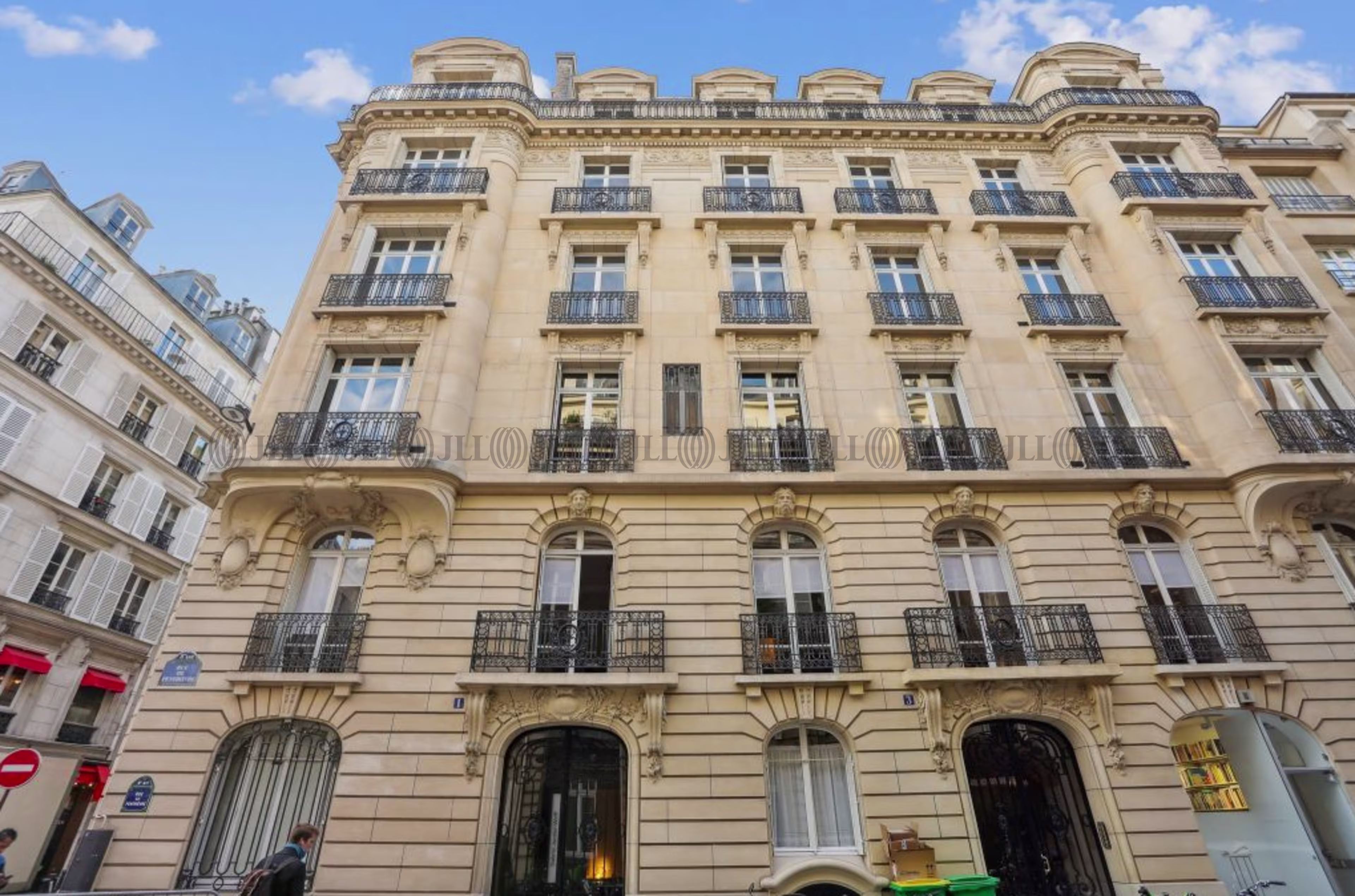 1-3 RUE DE PENTHIEVRE