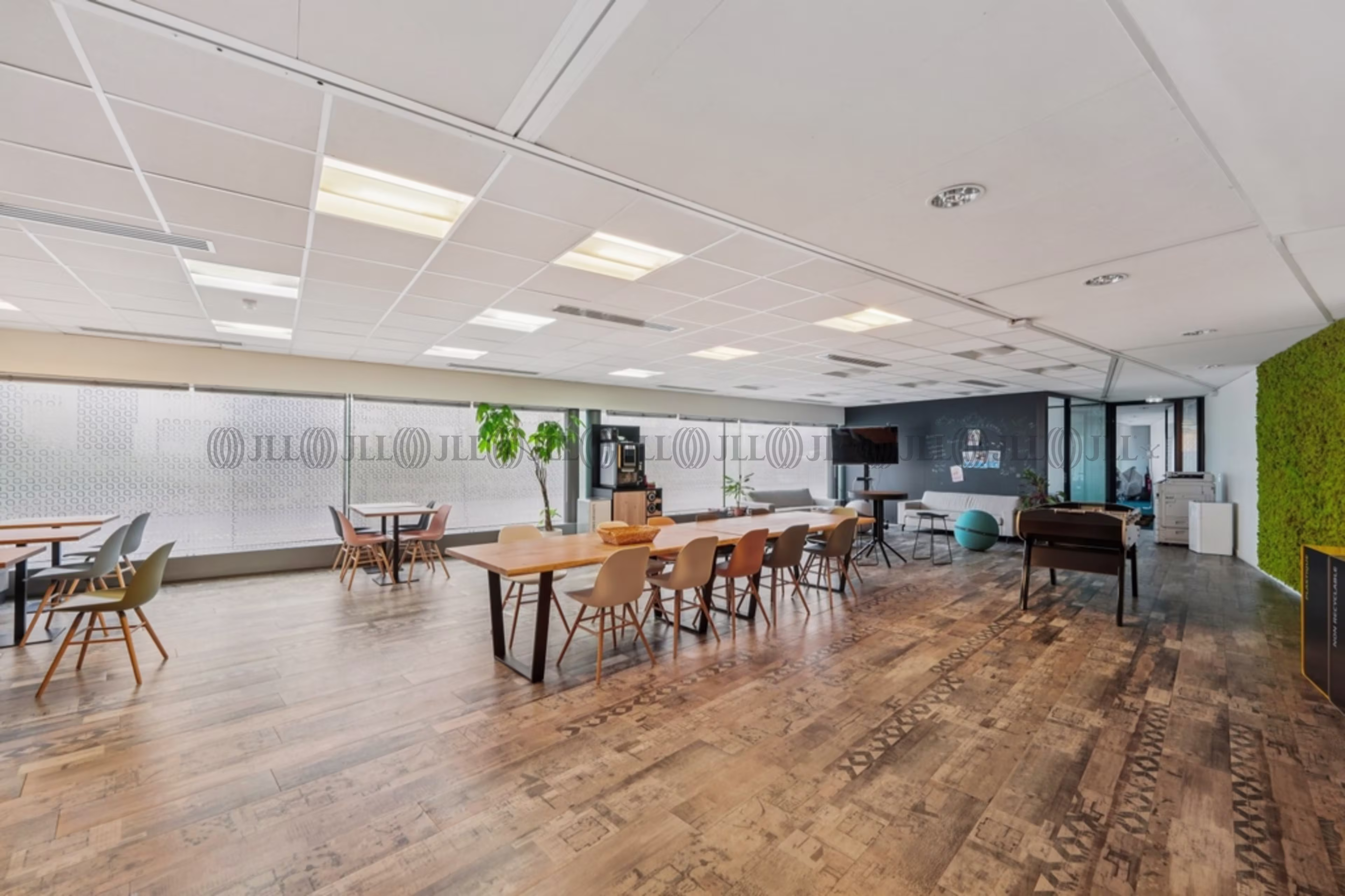 1-9 AVENUE RENE COTY