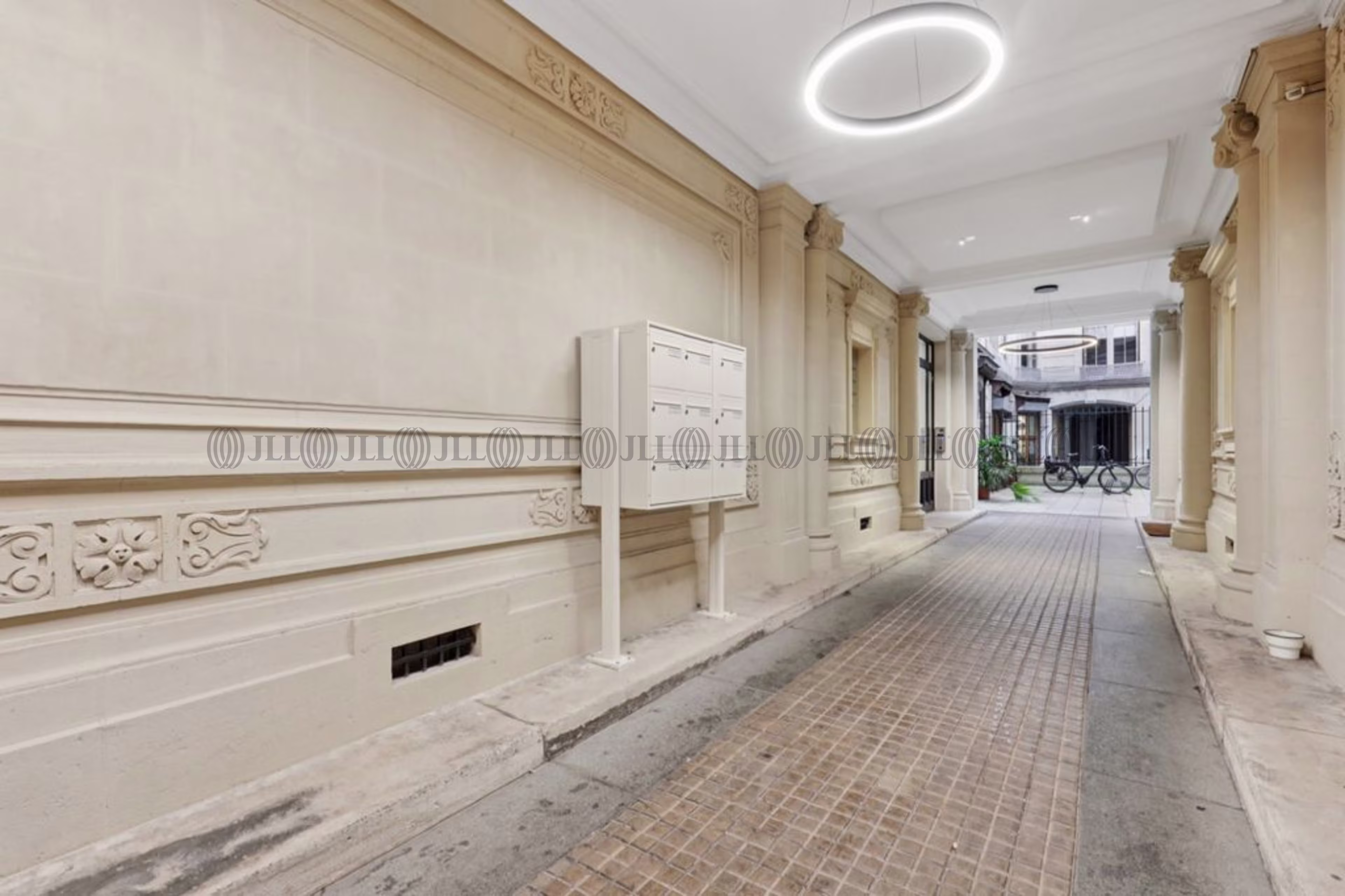8 RUE DANIELLE CASANOVA
