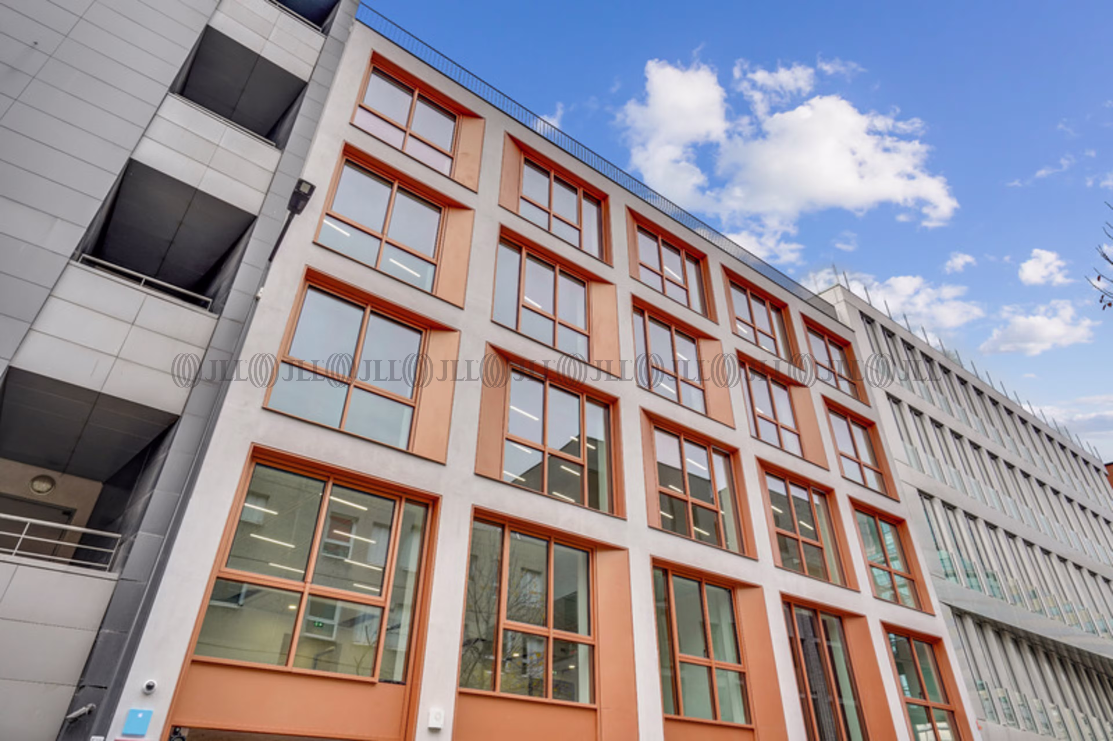 44 RUE ARMAND CARREL