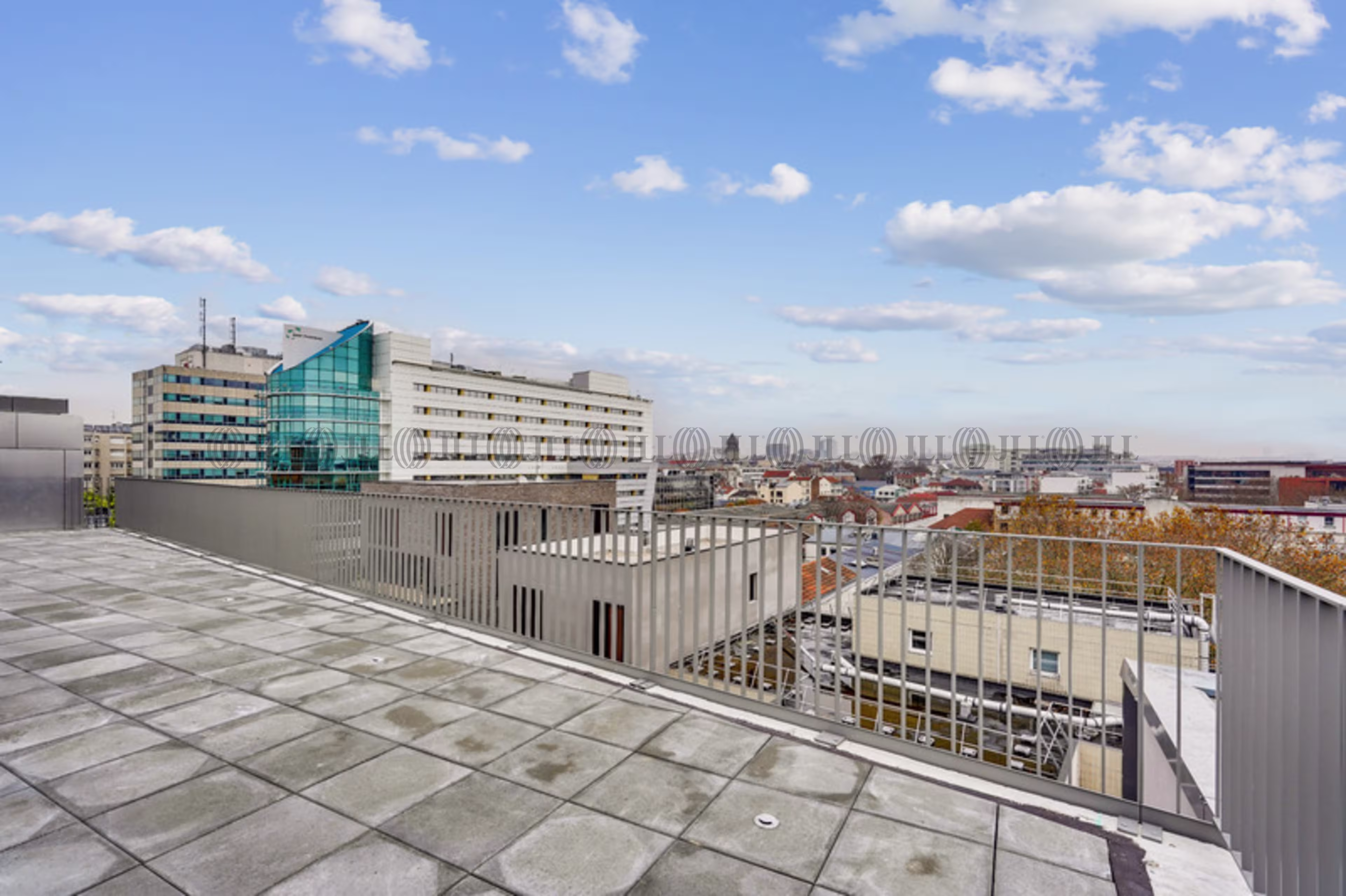 44 RUE ARMAND CARREL