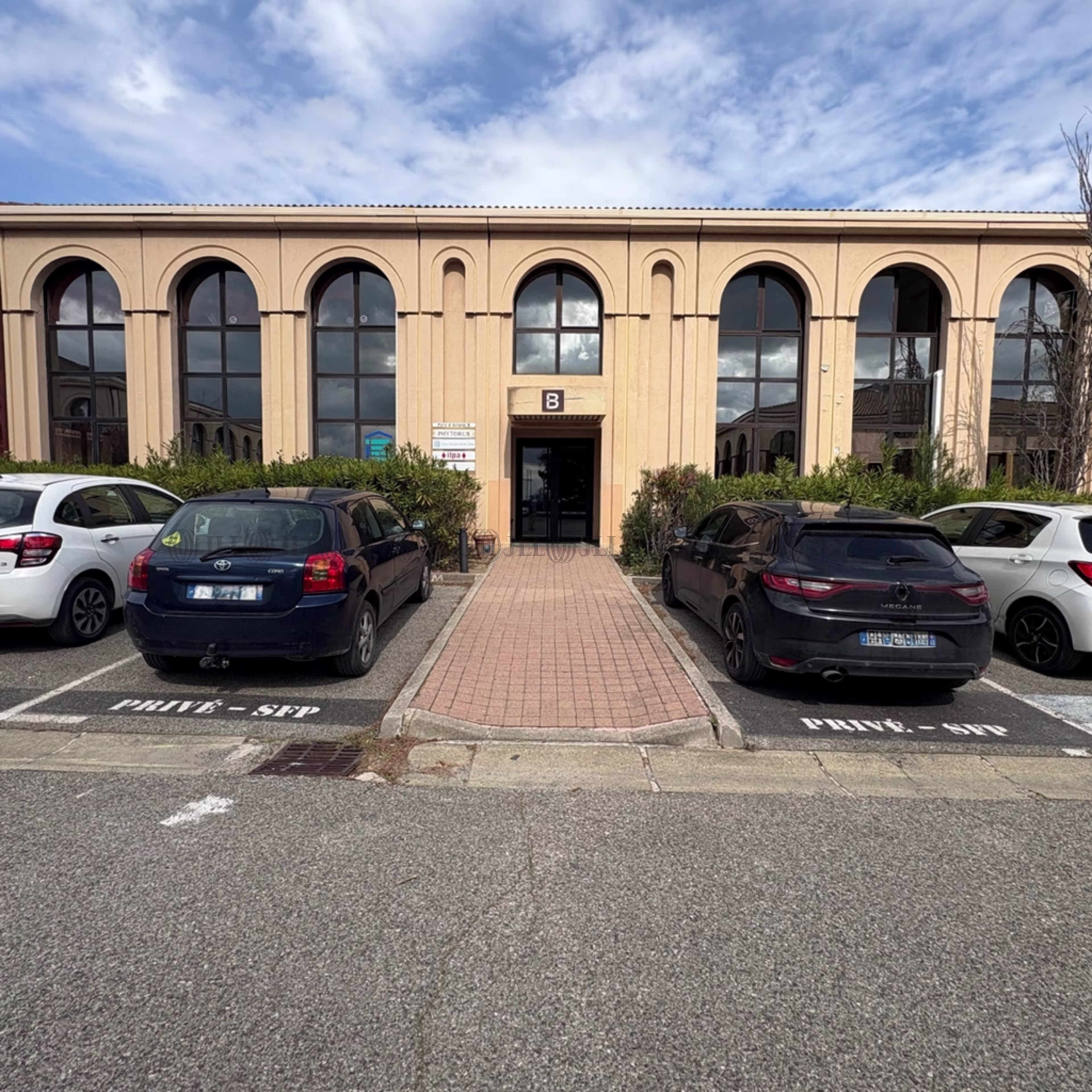 11 BOULEVARD DE LA GRANDE THUMINE