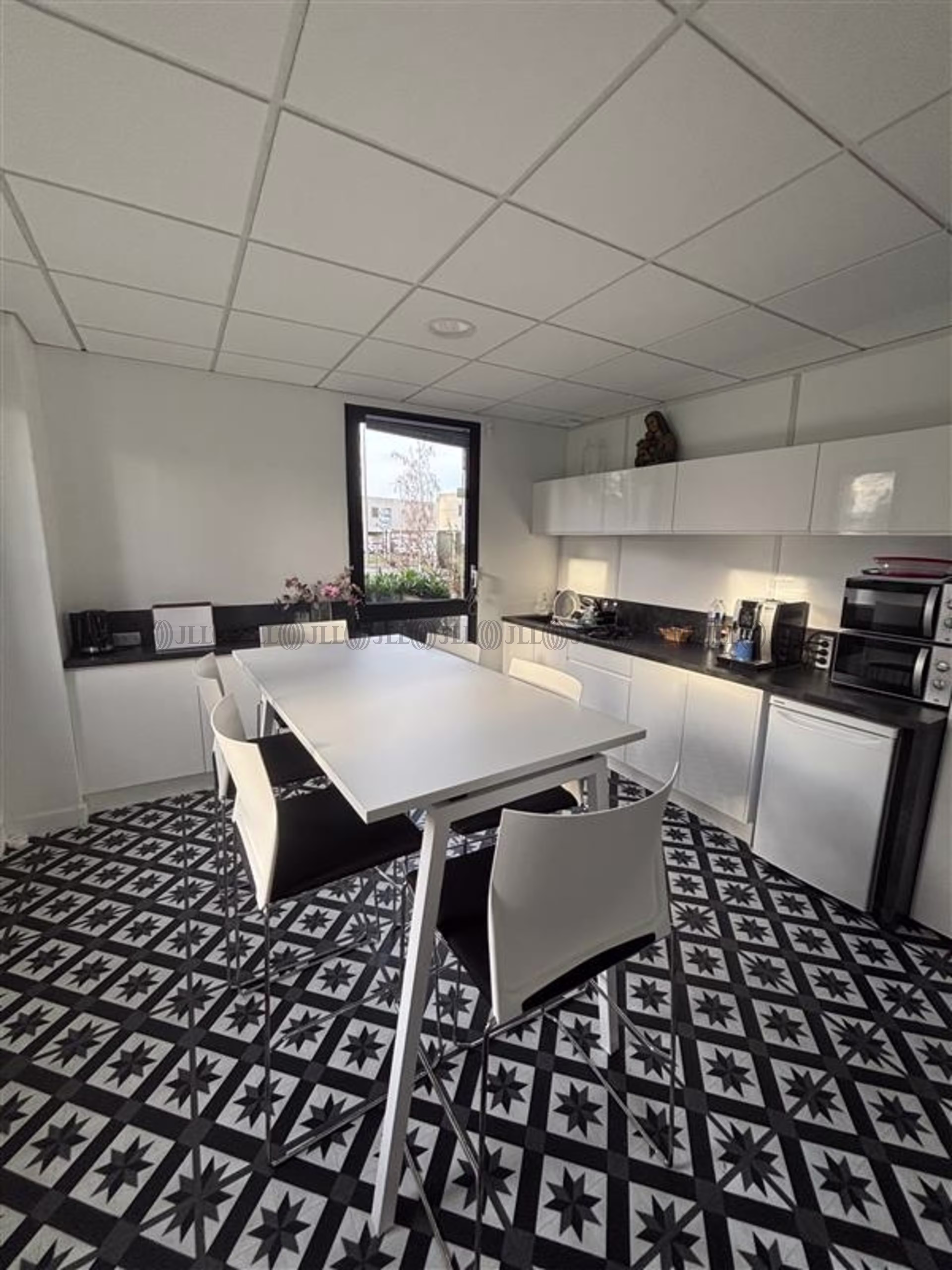 21 RUE DE LA DISTILLERIE