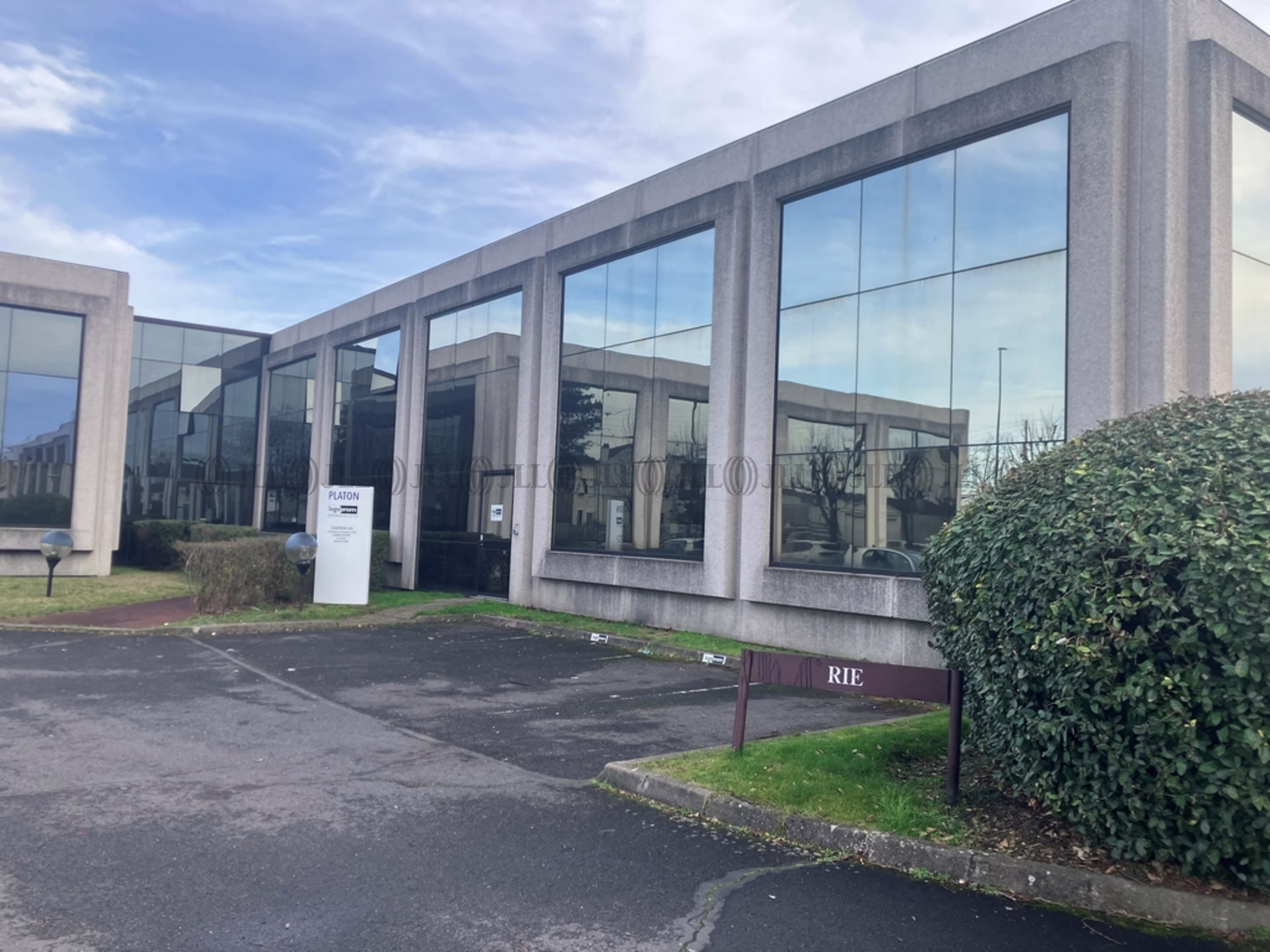 1-9 AVENUE DU MARAIS