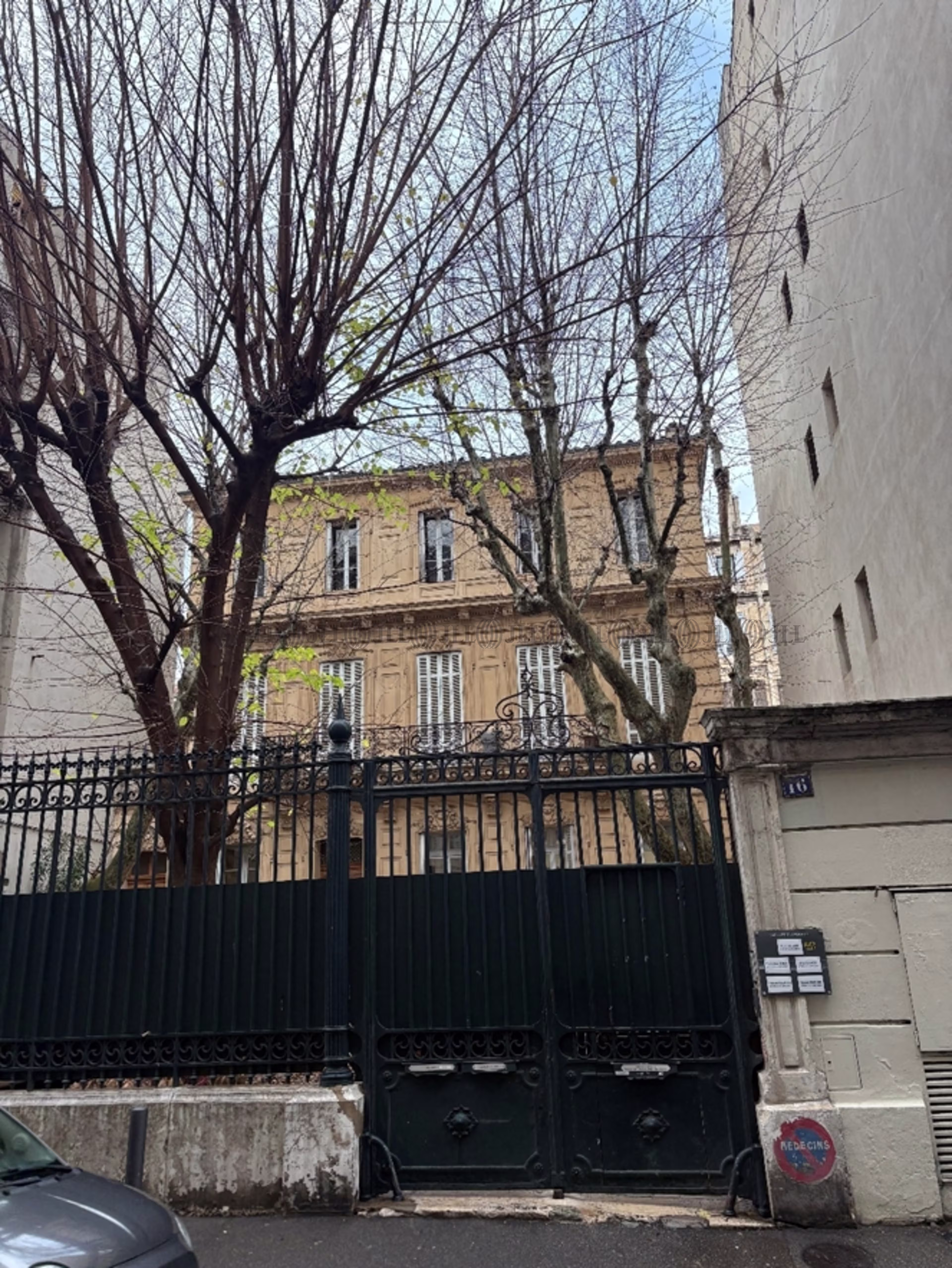 16 RUE SAINT JACQUES