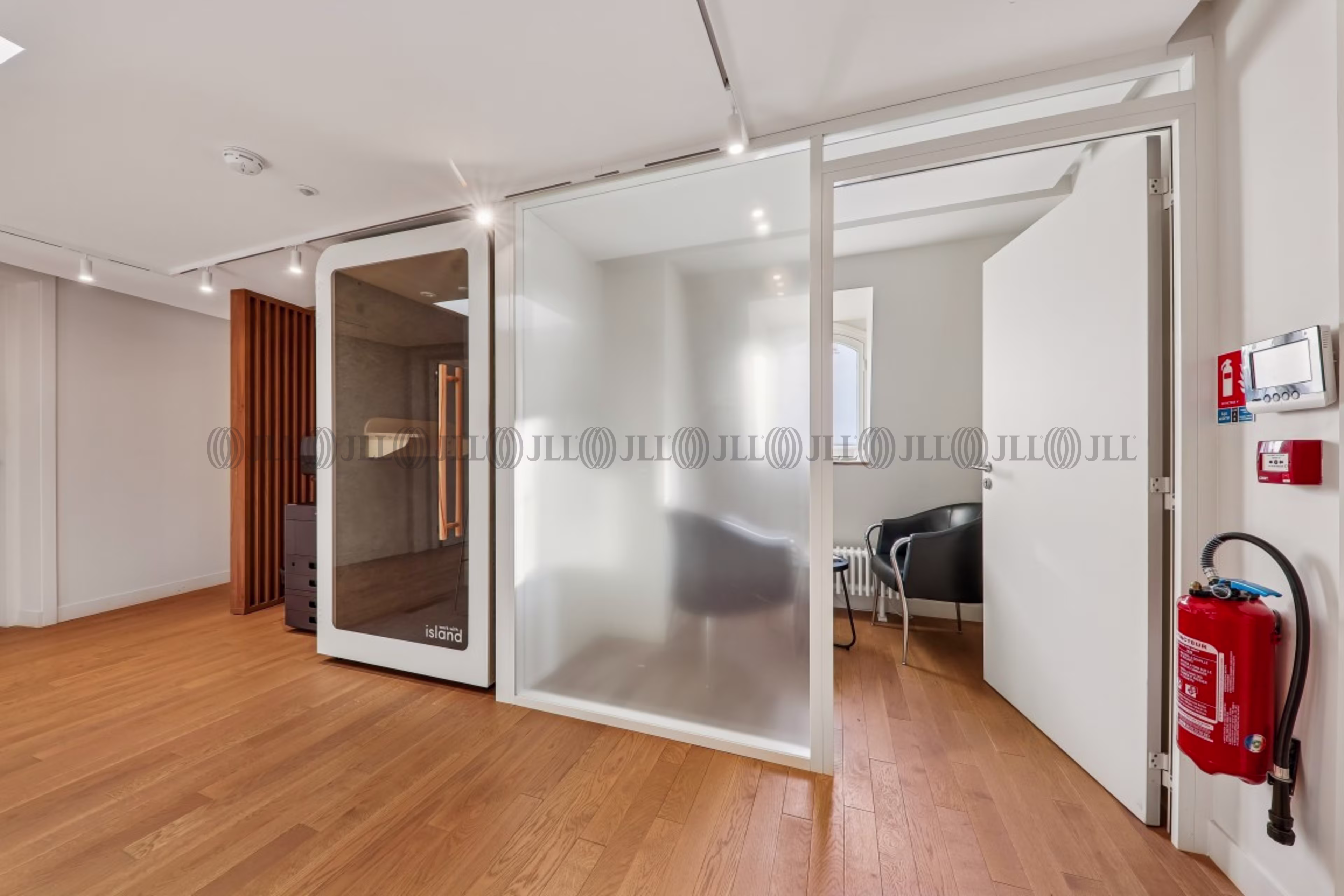 90 RUE DE MIROMESNIL