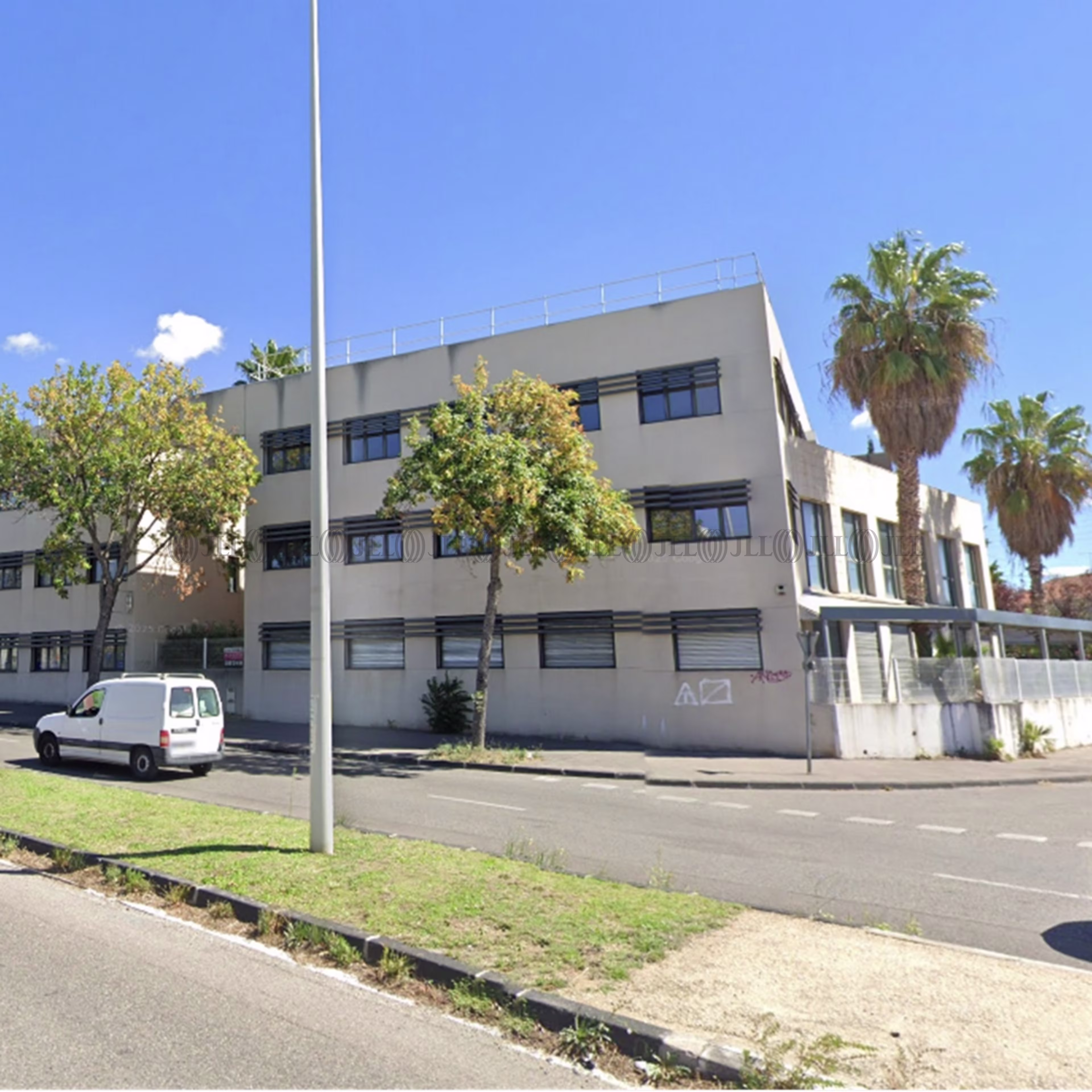 114 BOULEVARD JEAN LABRO