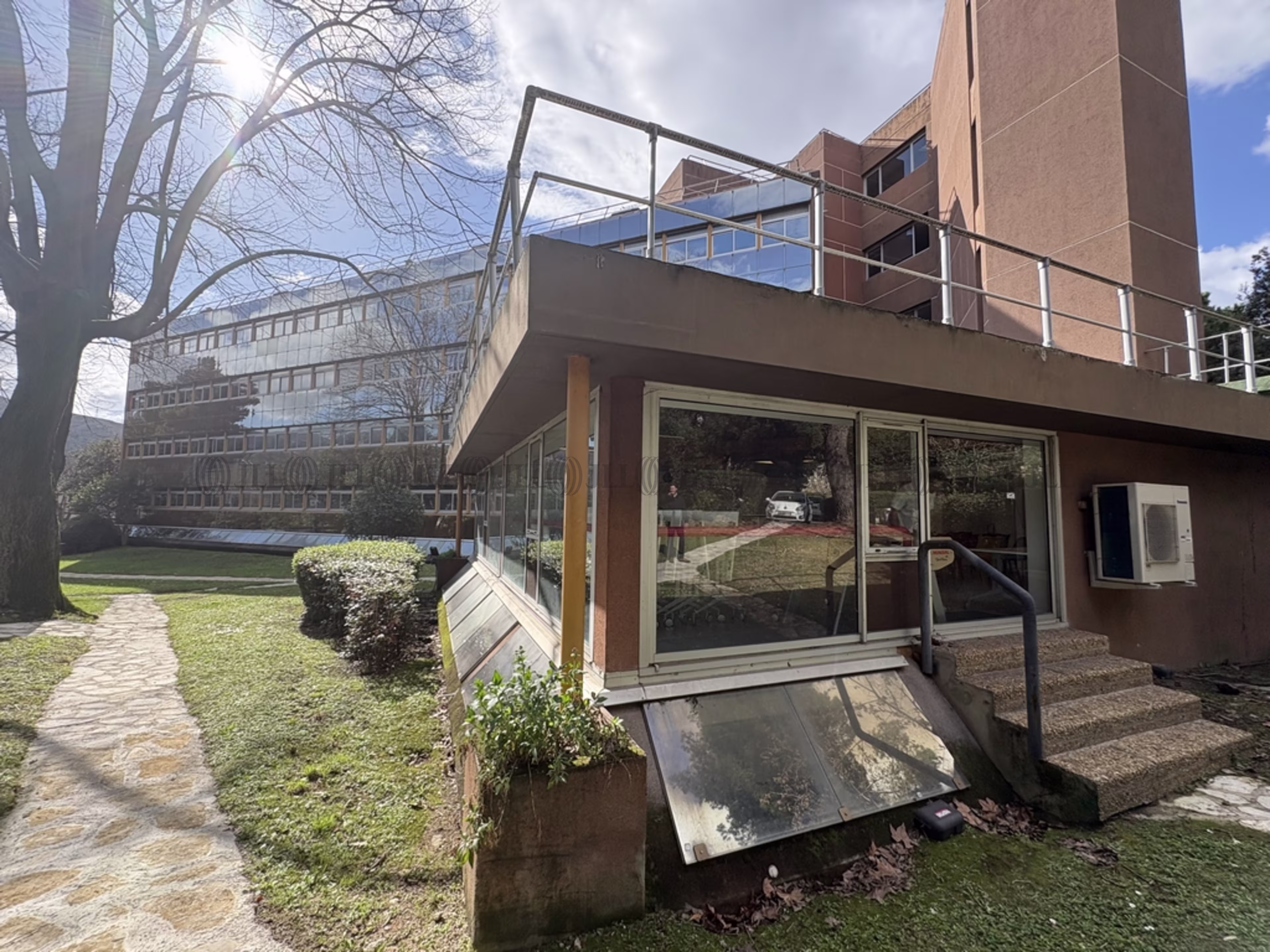 8 TRAVERSE DE LA MONTRE