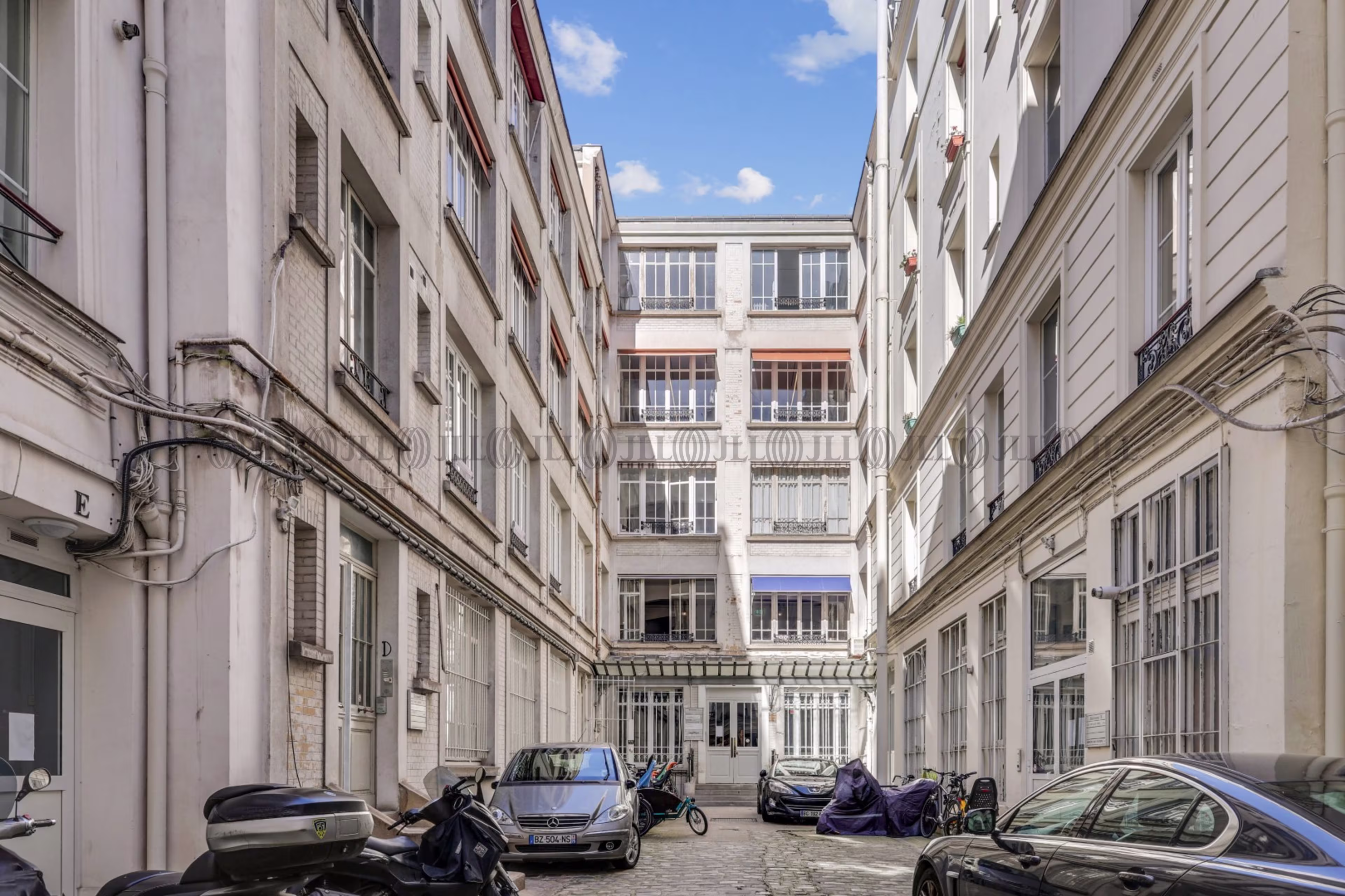 40 RUE DE PARADIS