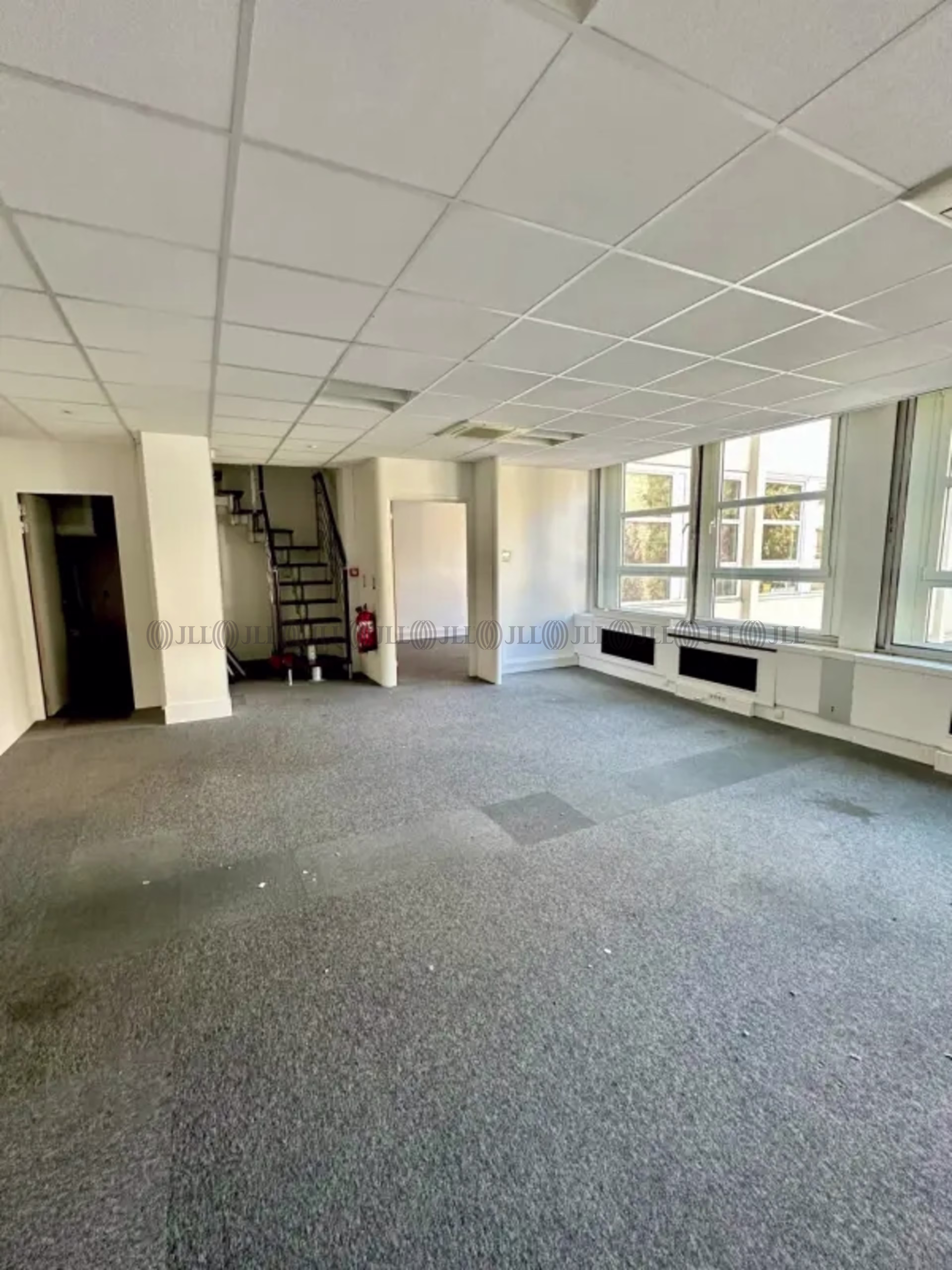 122 AVENUE CHARLES DE GAULLE