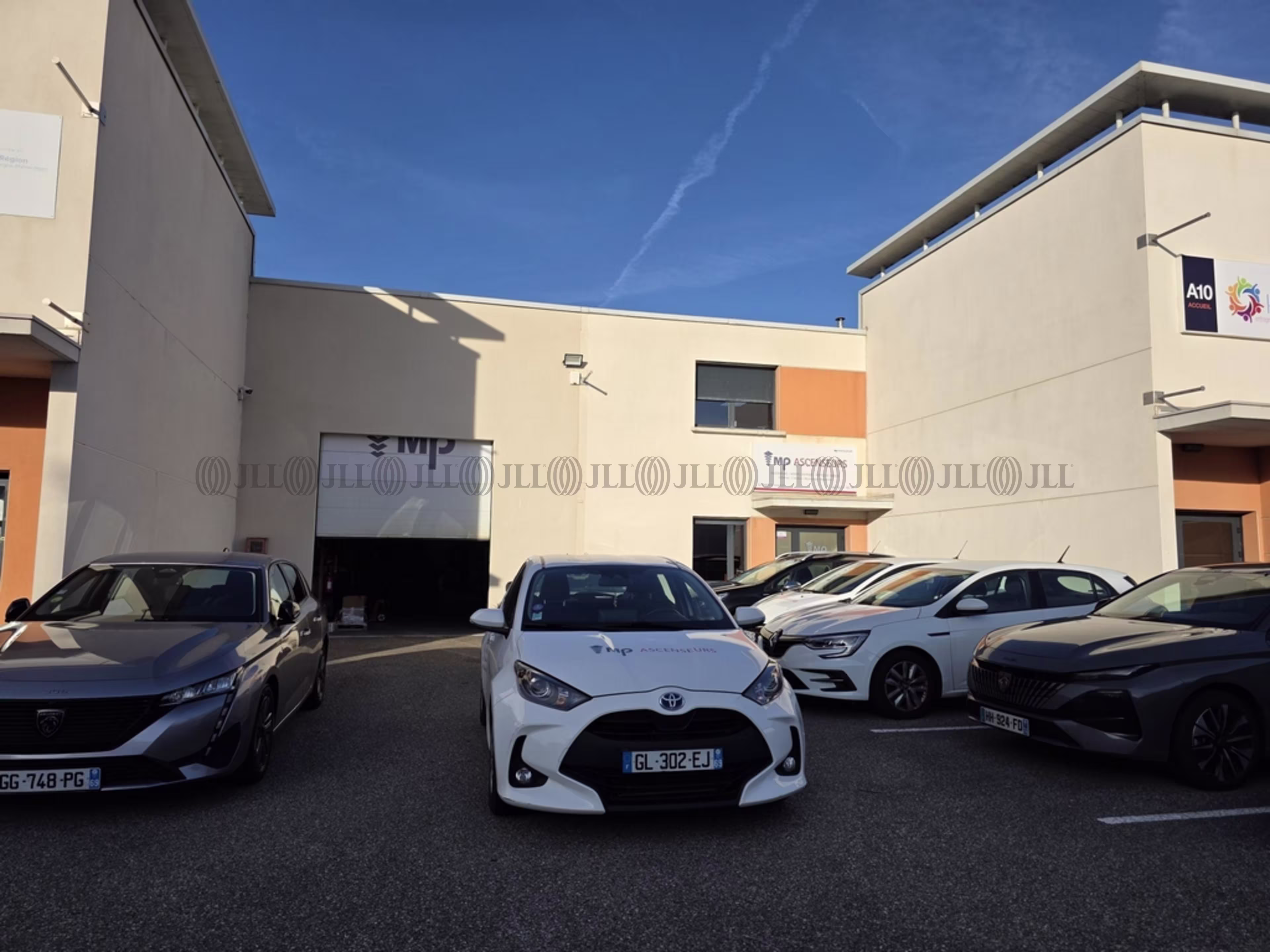 5 AVENUE LIONEL TERRAY