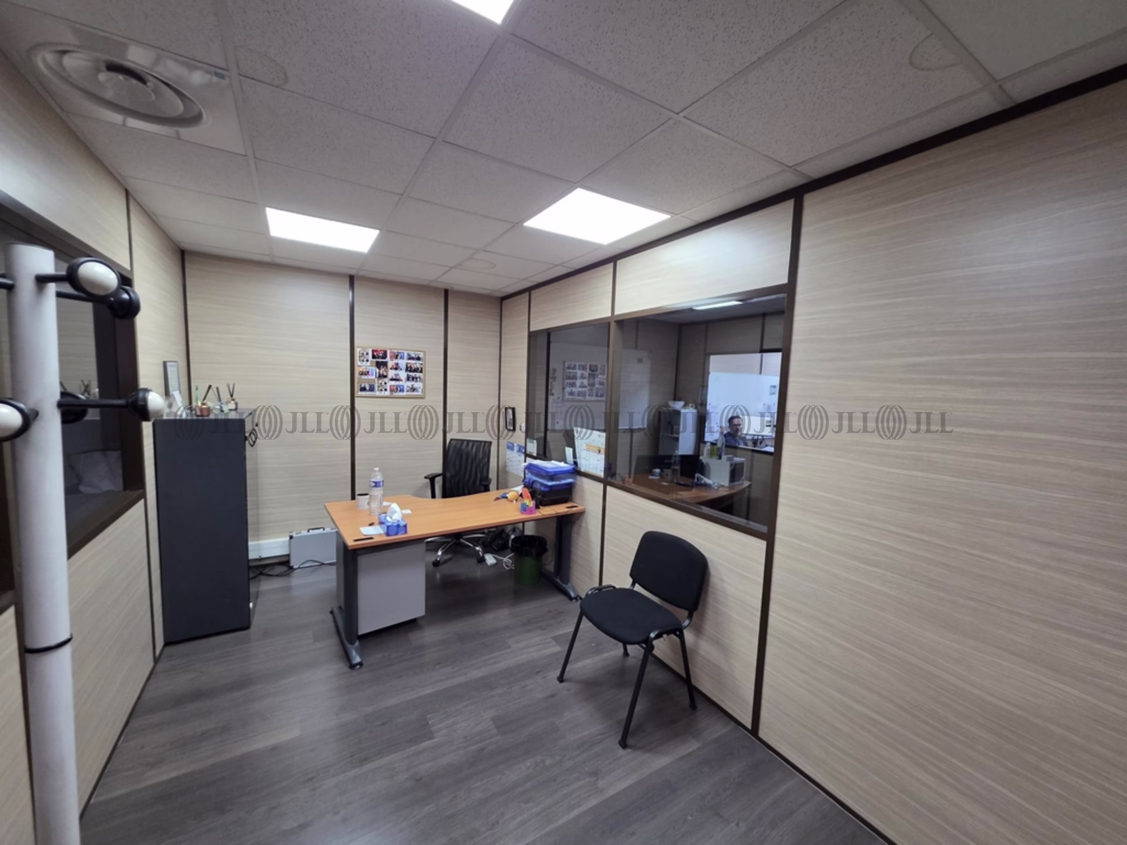 5 AVENUE LIONEL TERRAY