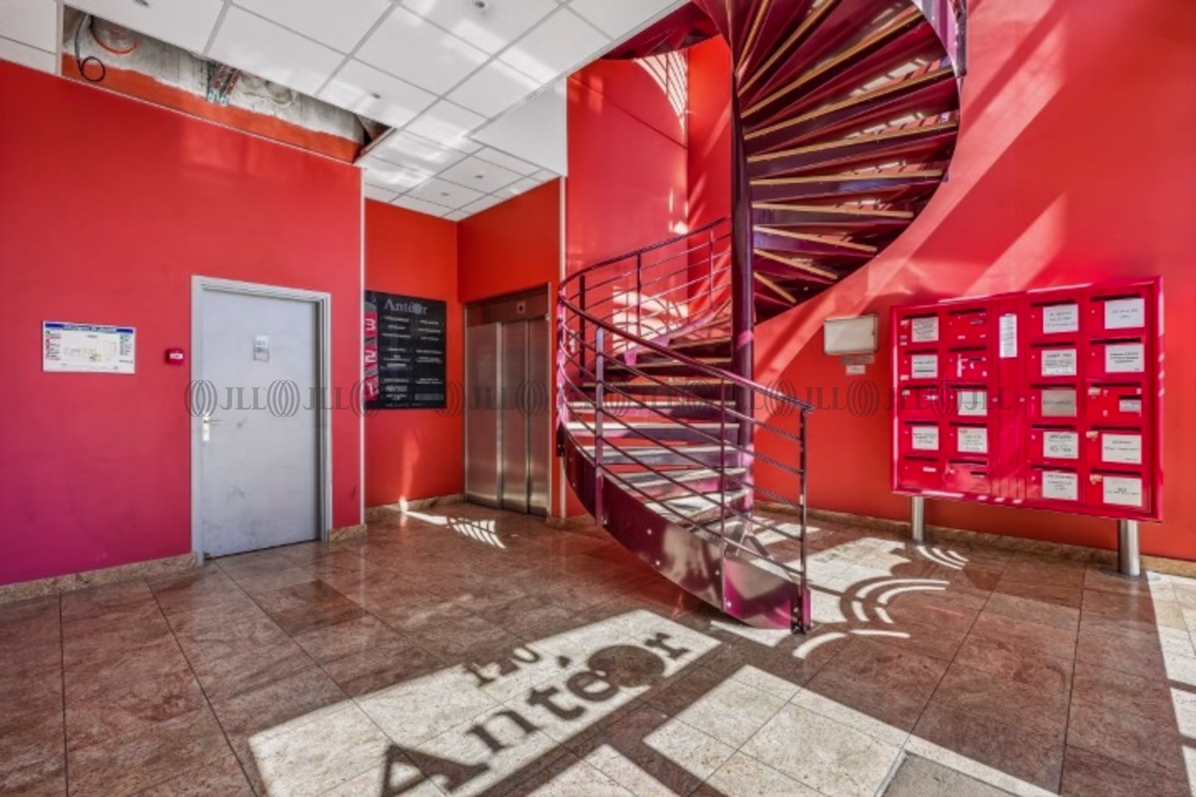 120 RUE DE SAINT CYR
