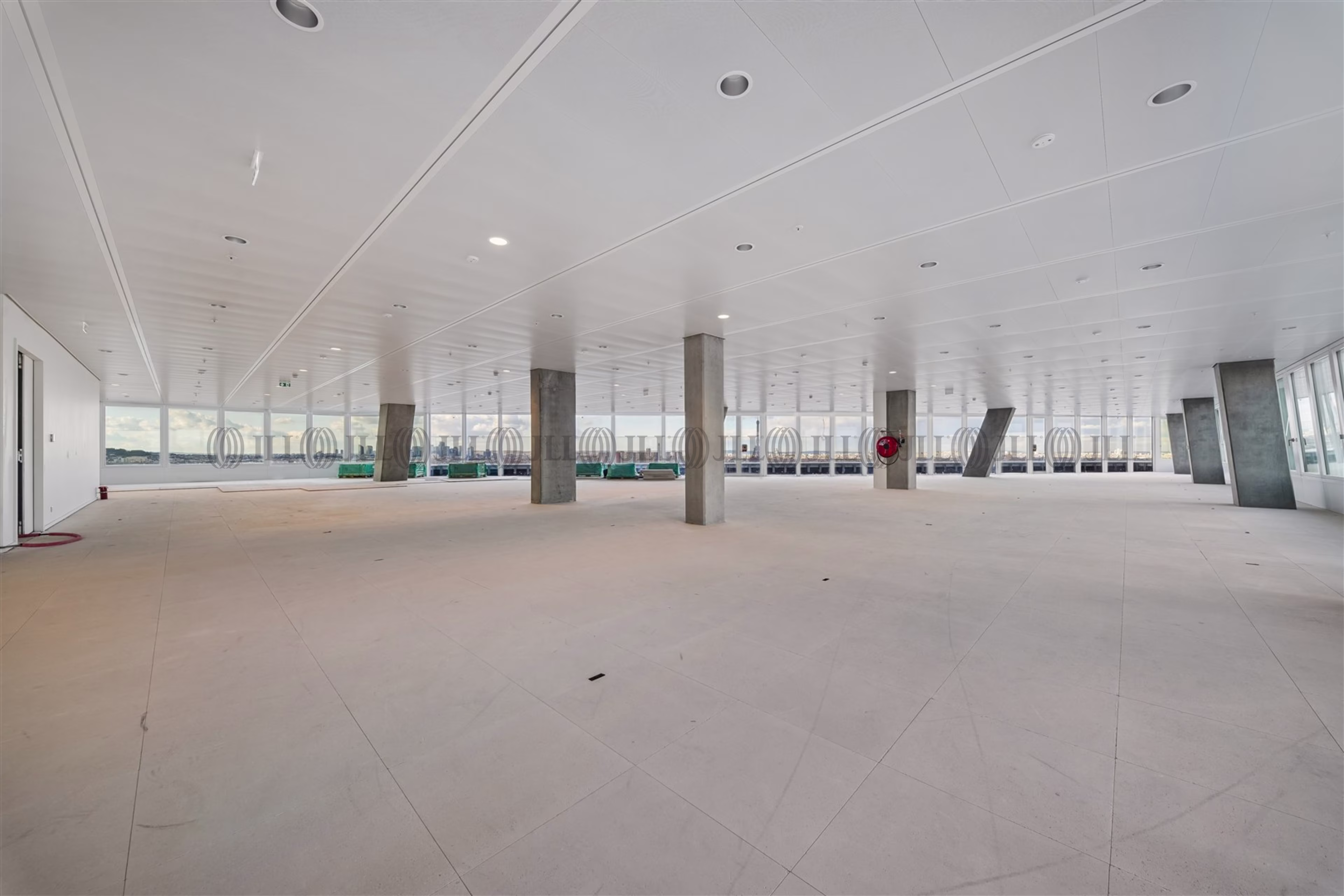 1 AVENUE ERNEST RENAN