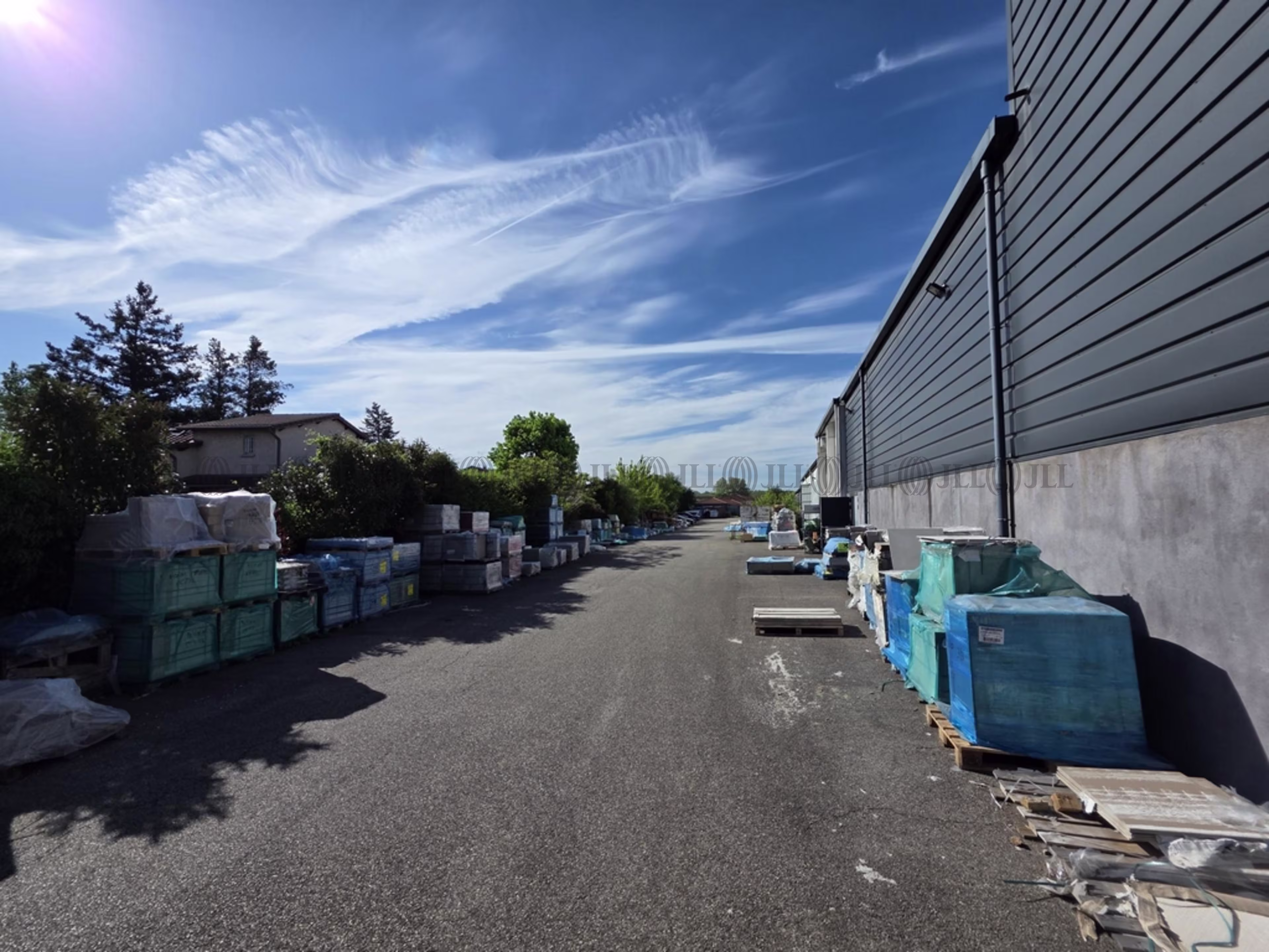 143 ROUTE DE GRENOBLE