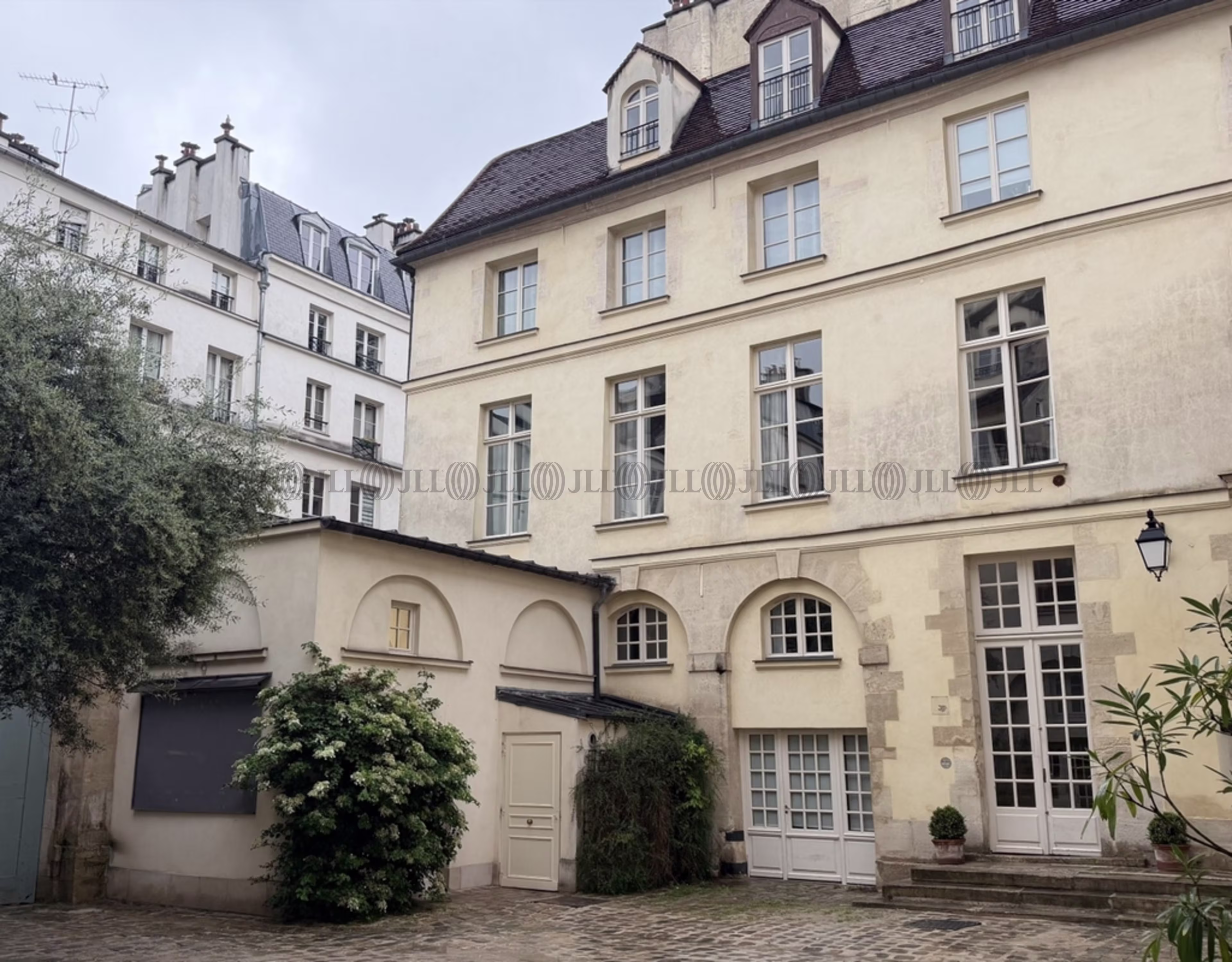 58 RUE CHARLOT