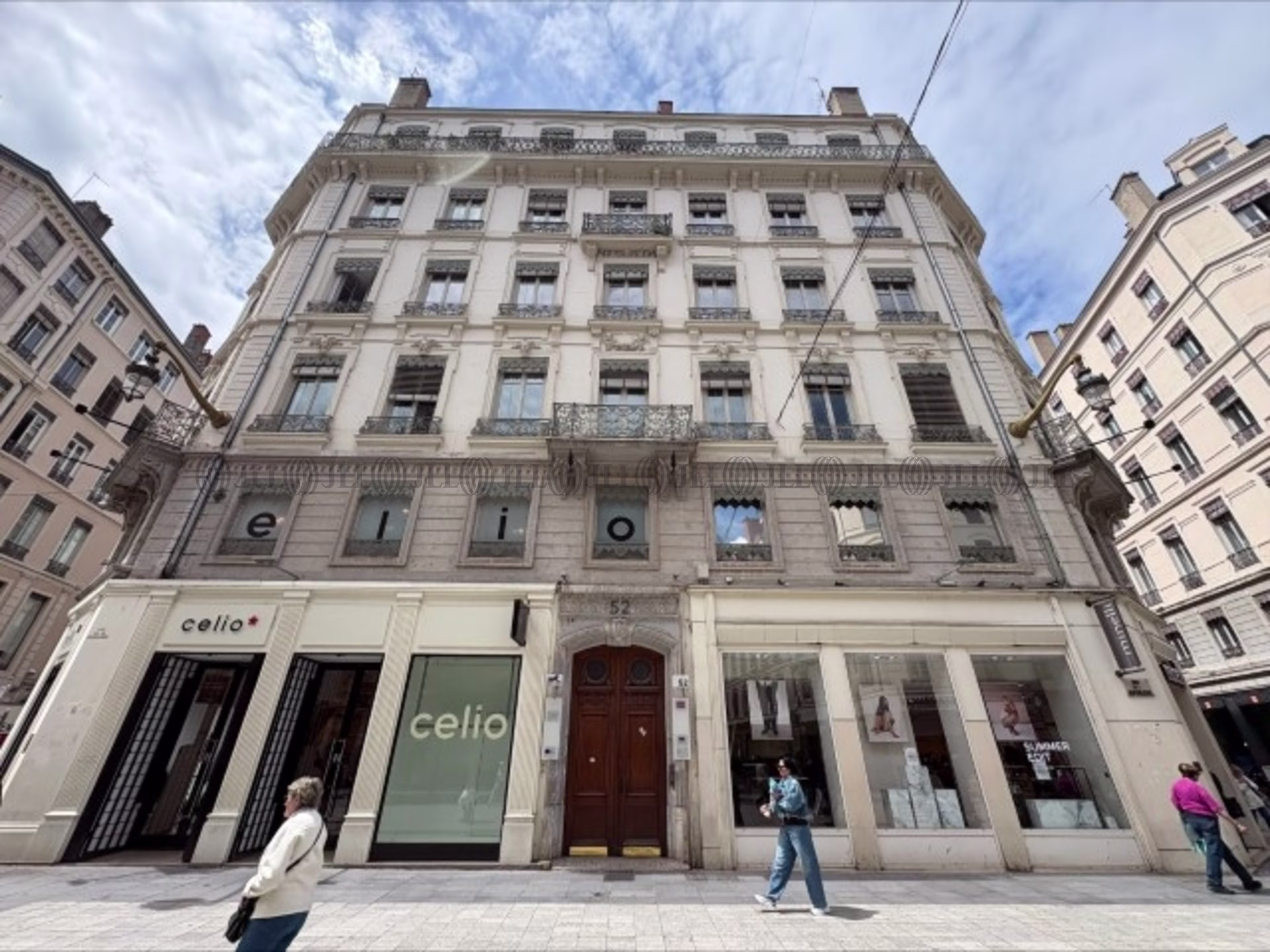 52 RUE DE LA REPUBLIQUE