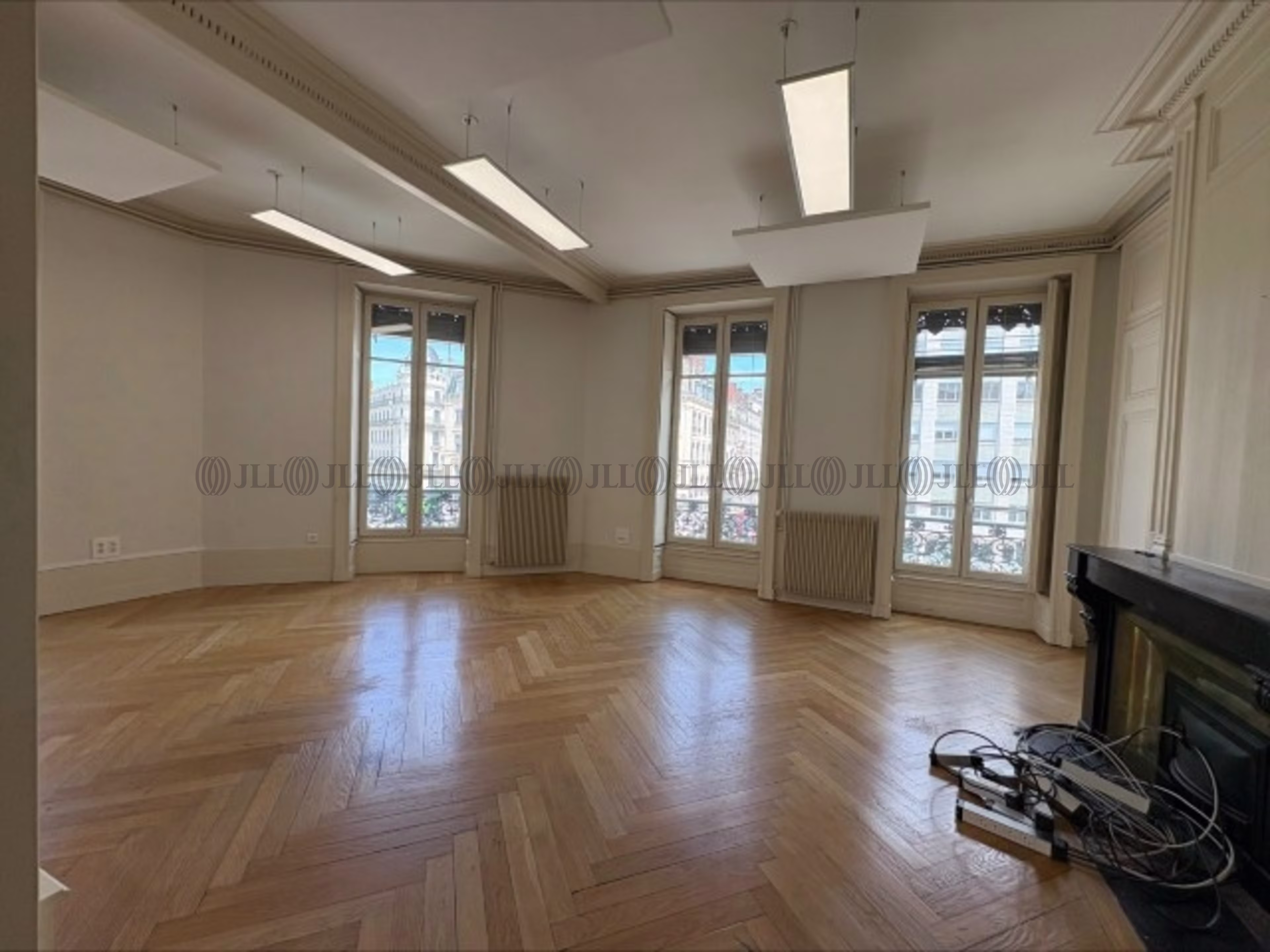 48 RUE DE LA REPUBLIQUE