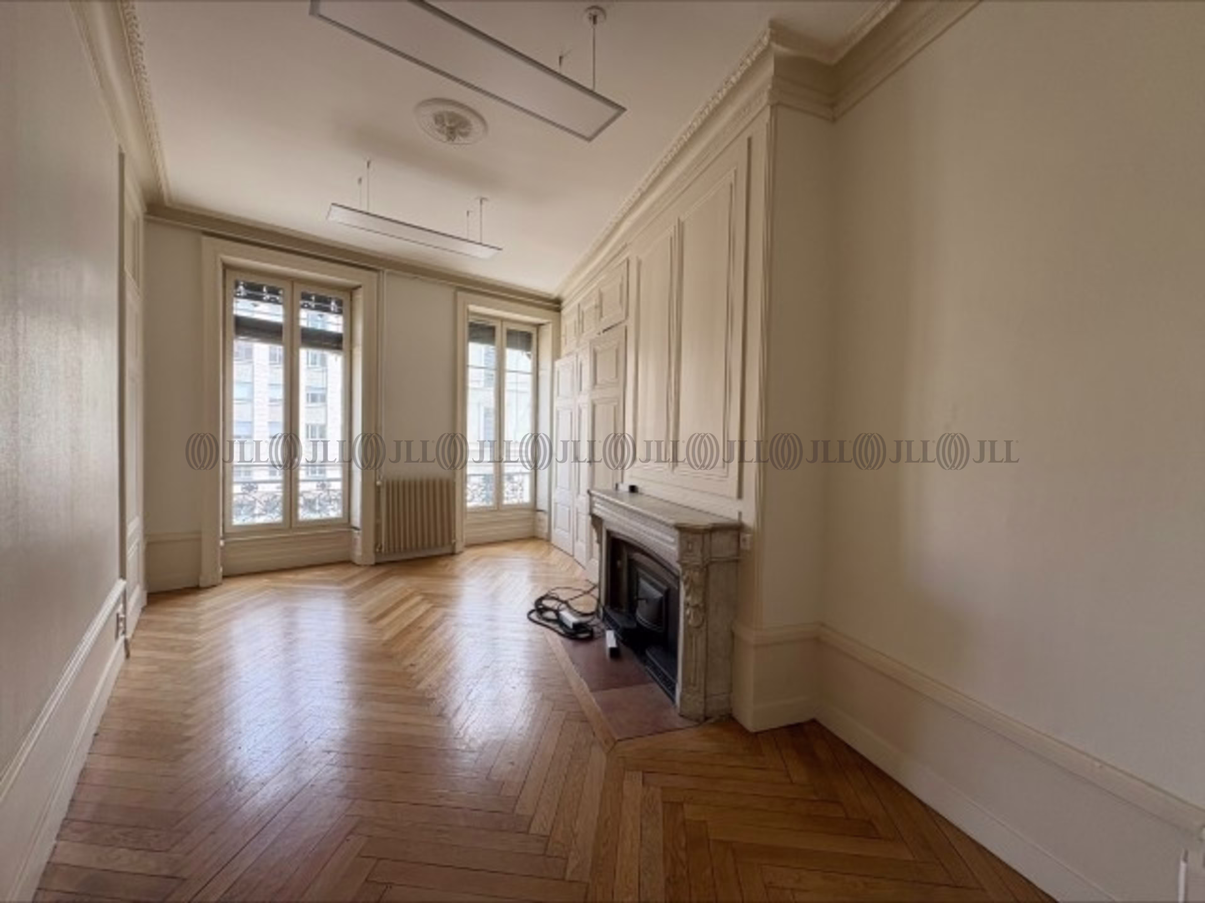 48 RUE DE LA REPUBLIQUE