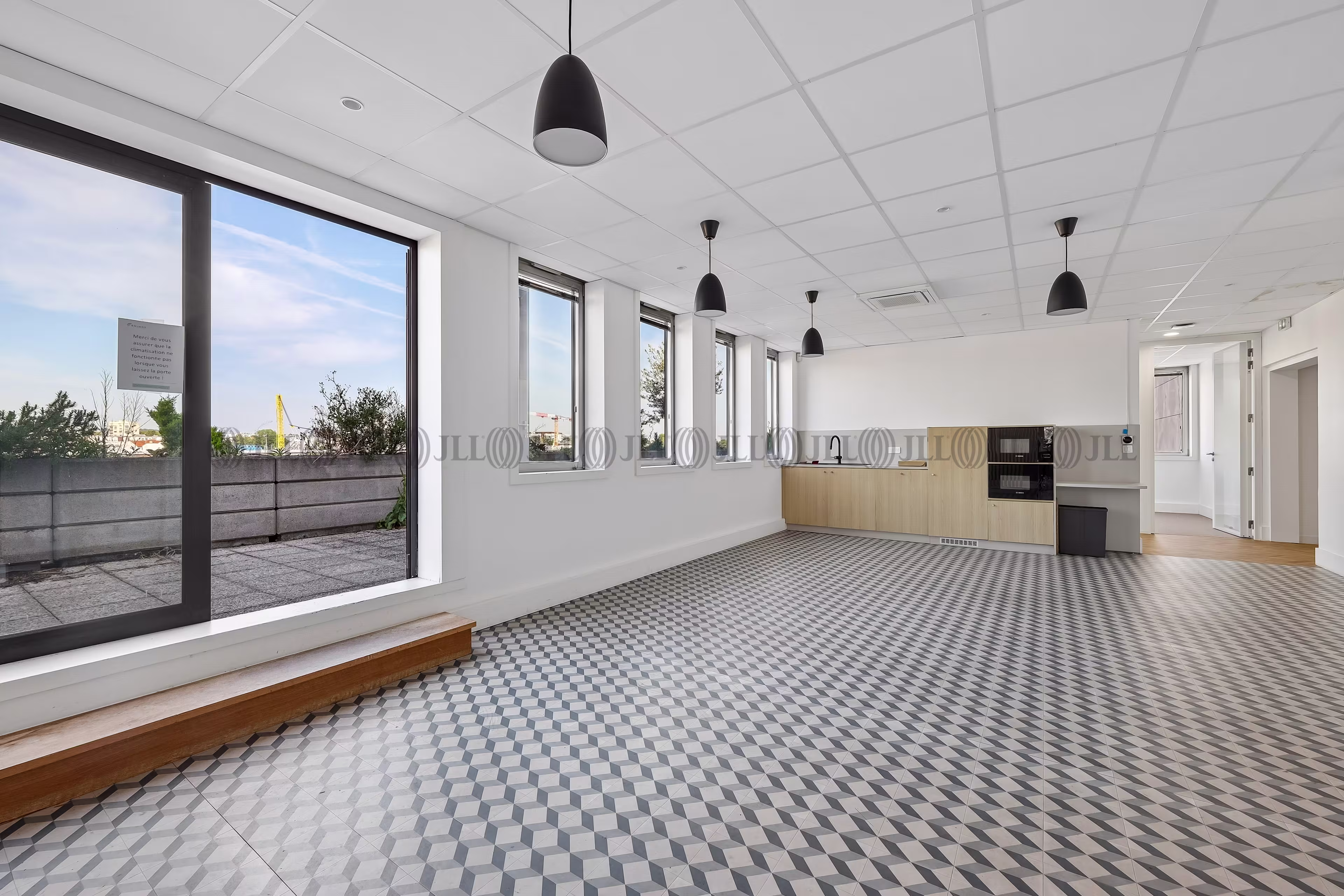 13 VOIE D ISSY