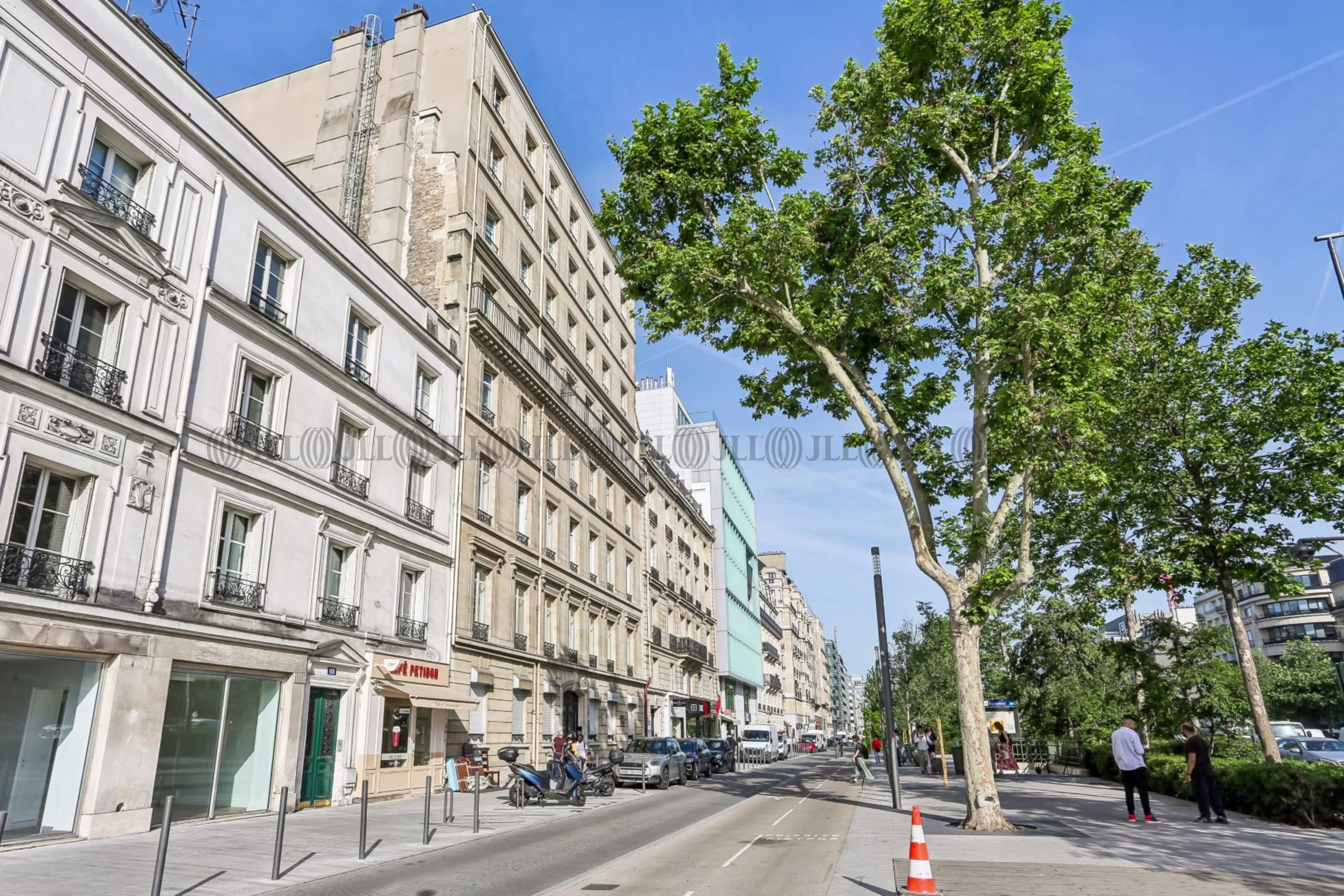 103 AVENUE CHARLES DE GAULLE