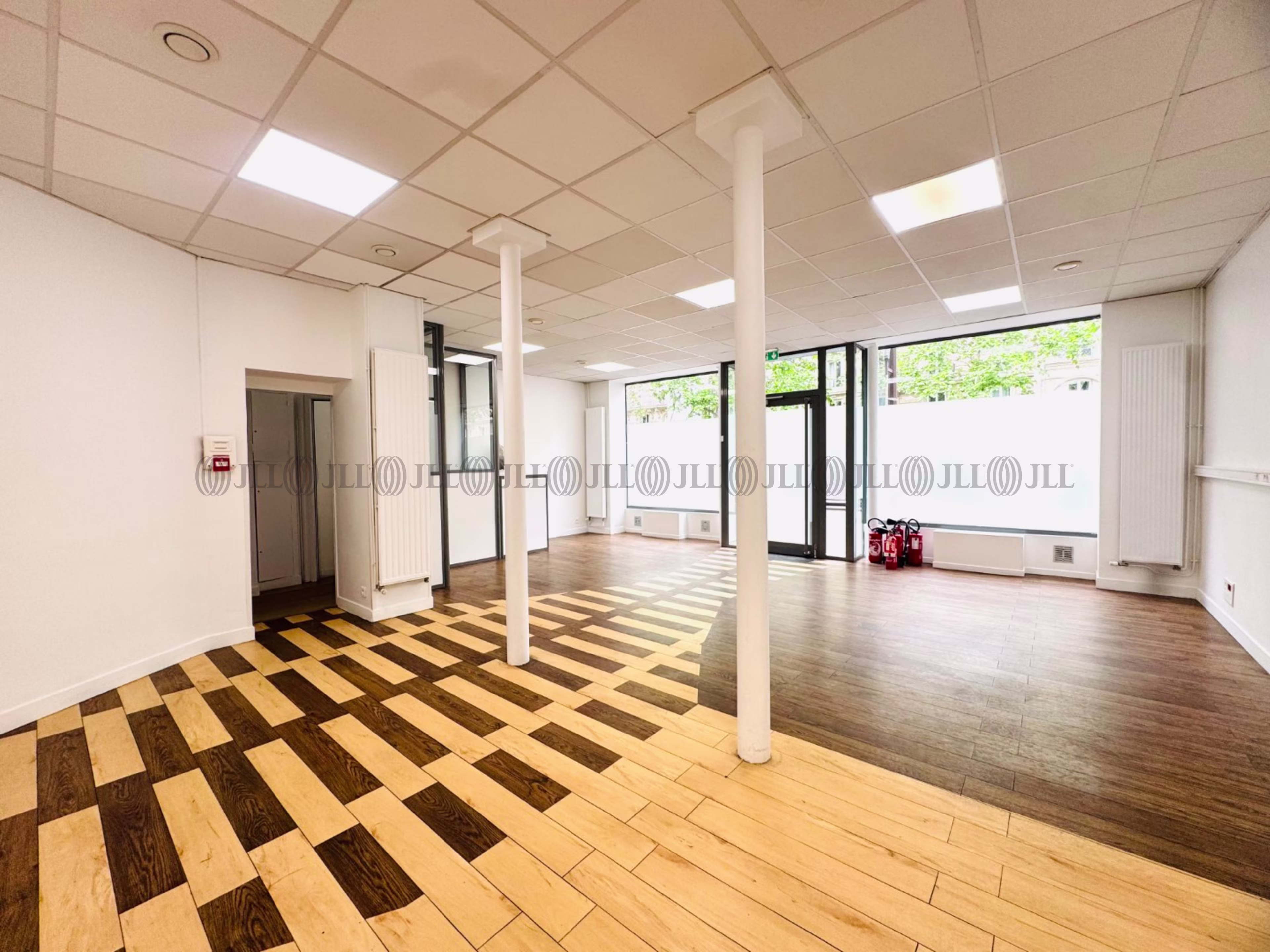 180 BOULEVARD VOLTAIRE