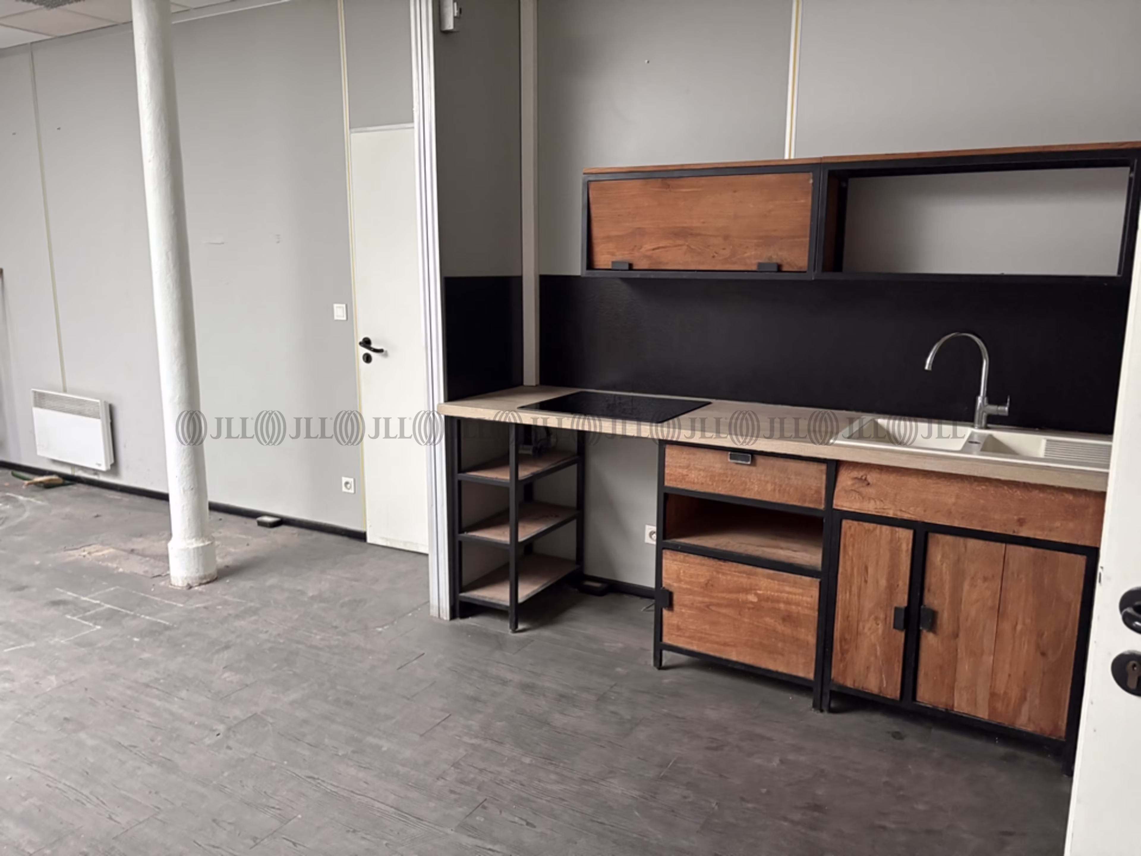 247 RUE DE LA BLANCHE PORTE