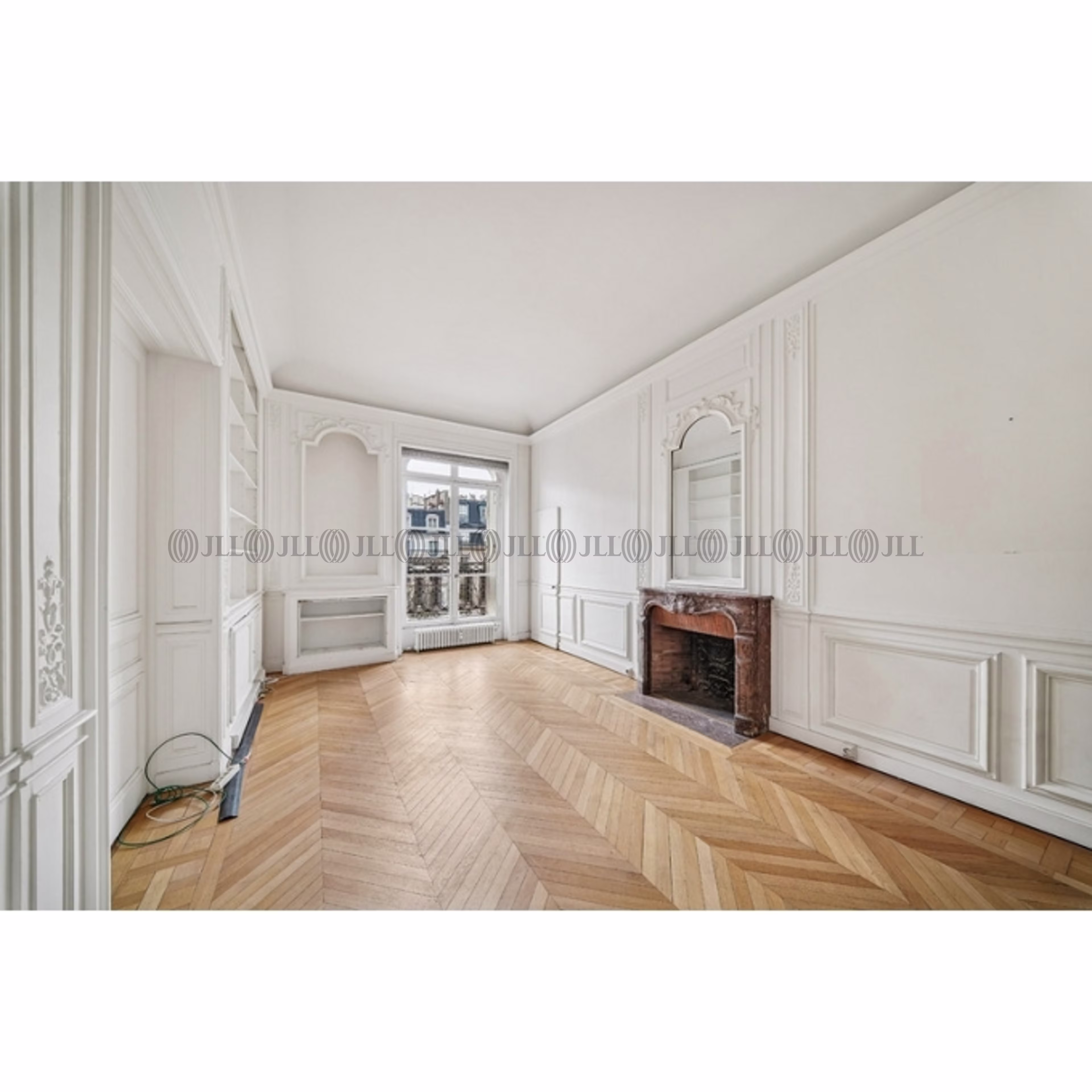 45 AVENUE MONTAIGNE