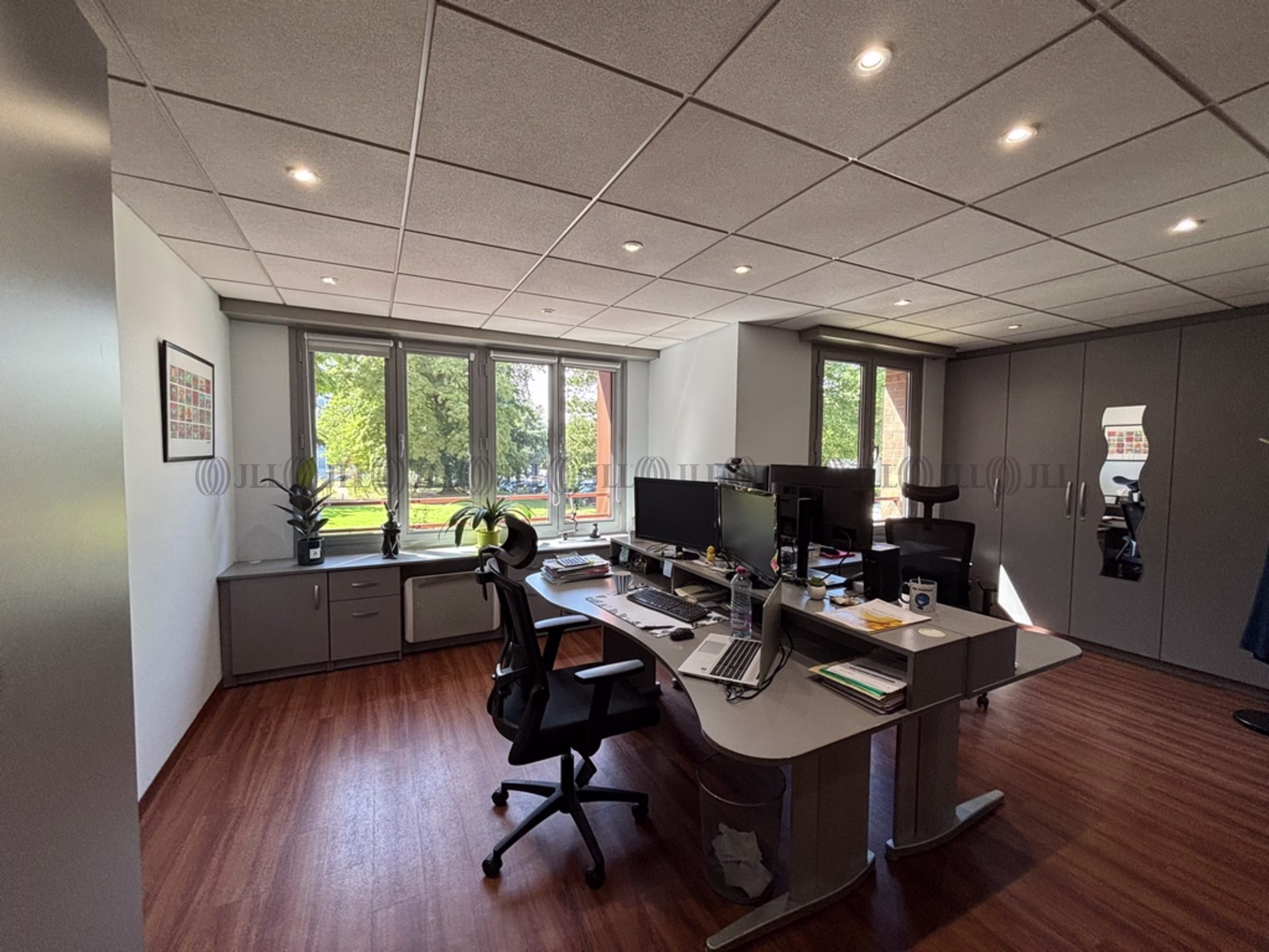 126 RUE DE LA LOUVIERE
