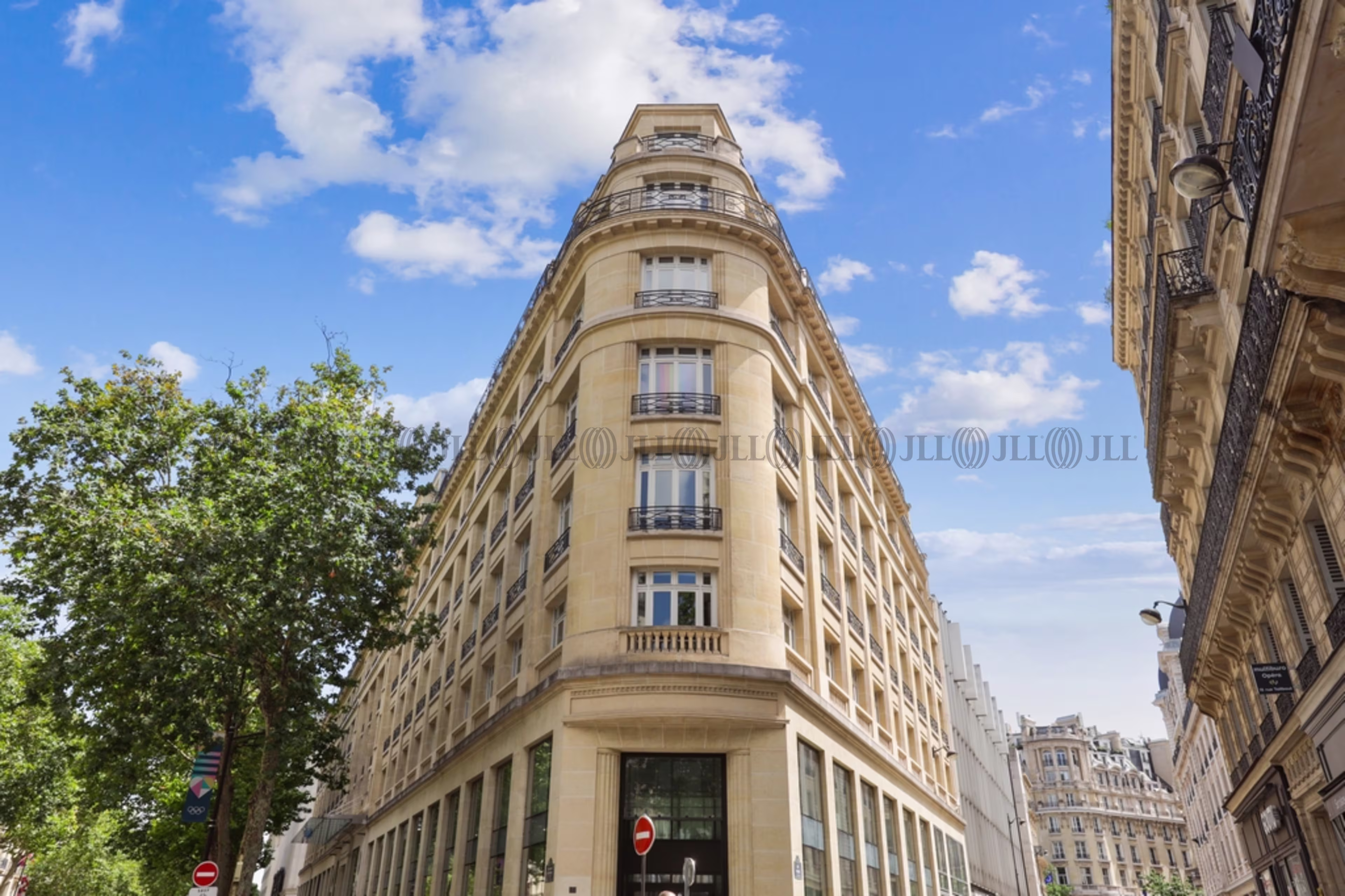 7-11 BOULEVARD HAUSSMANN