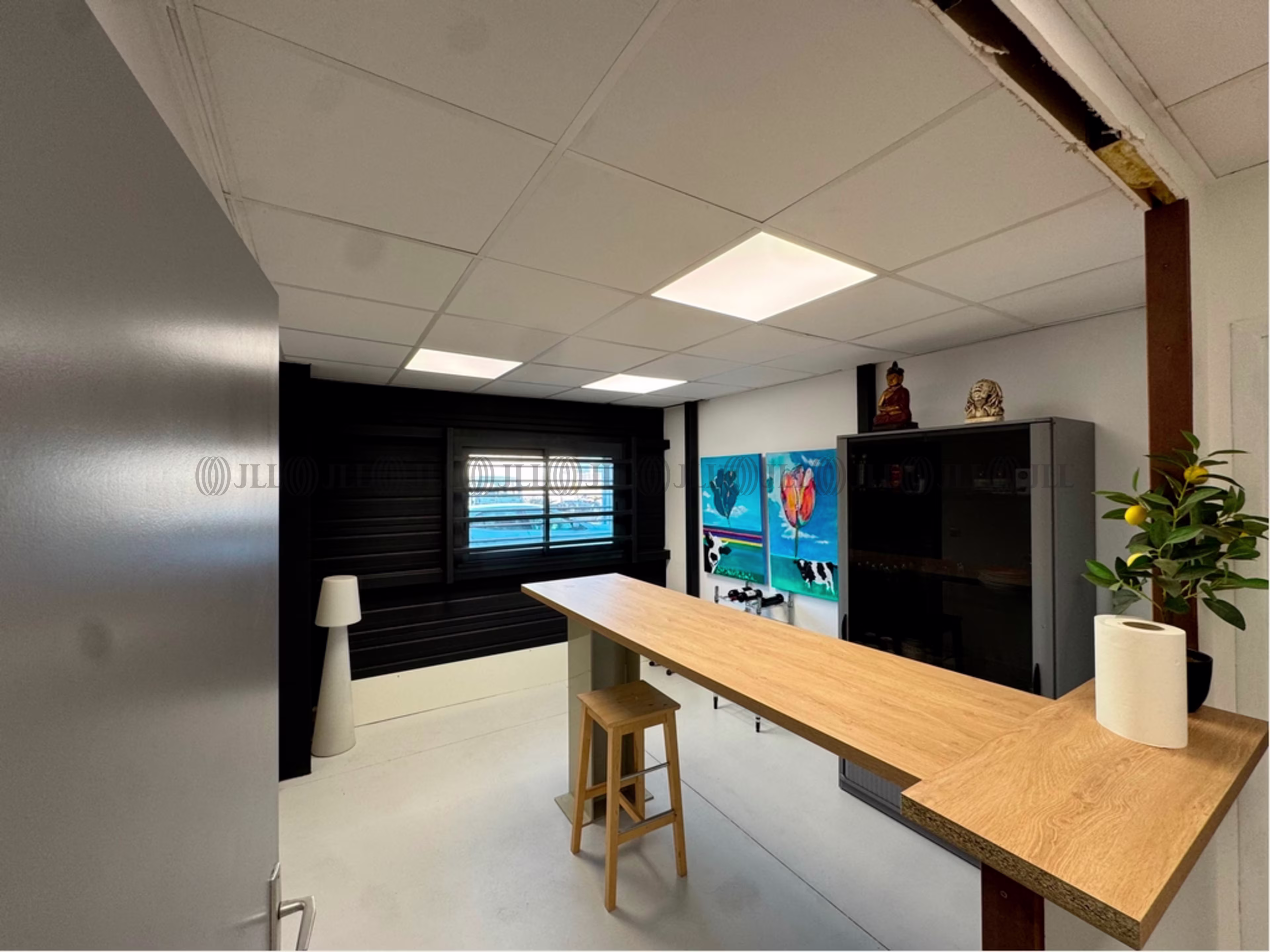 211 AVENUE DES CARRIERES