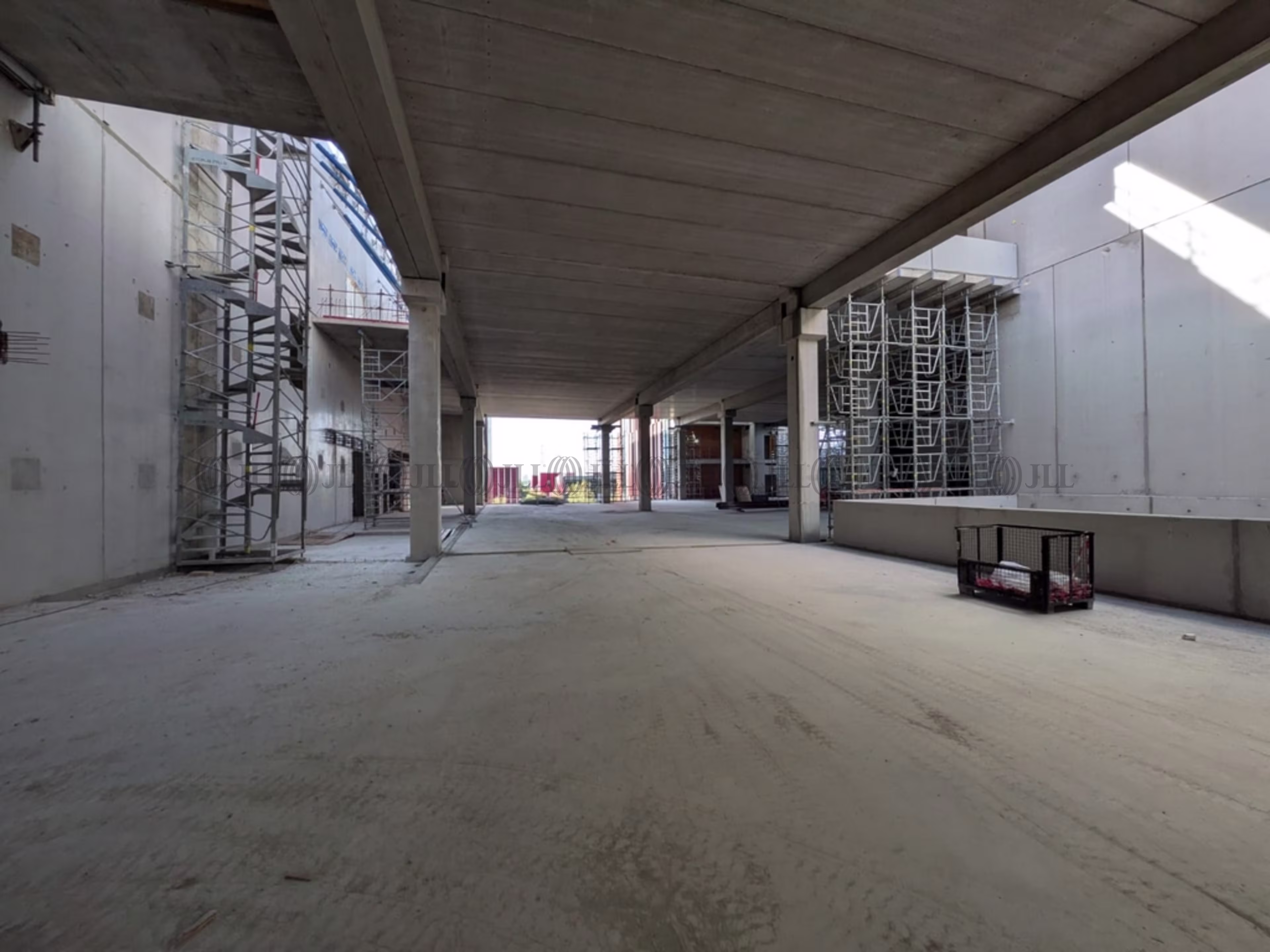 27-29 AVENUE DES LOUVRESSES