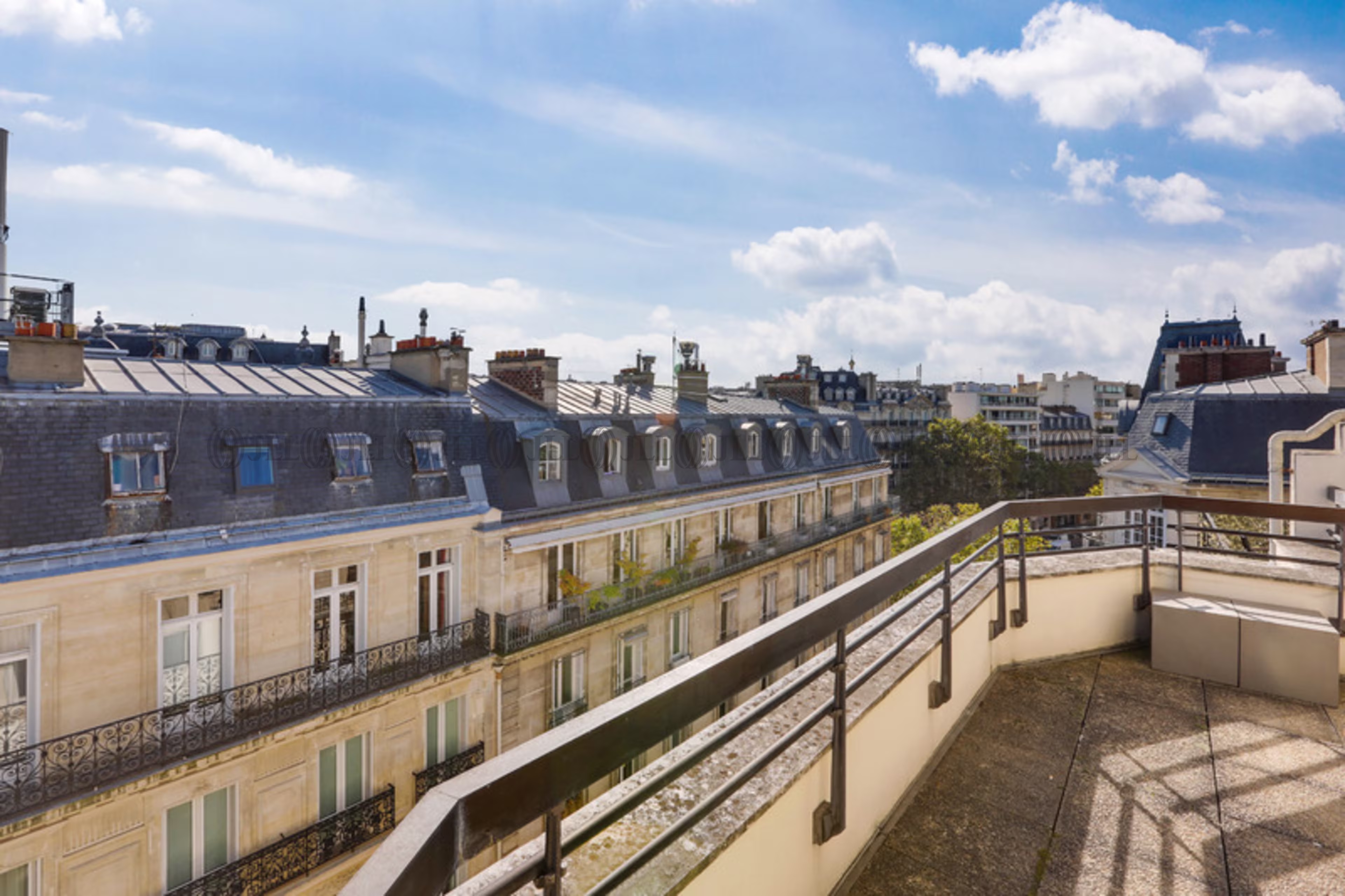 5 RUE DE CHAZELLES
