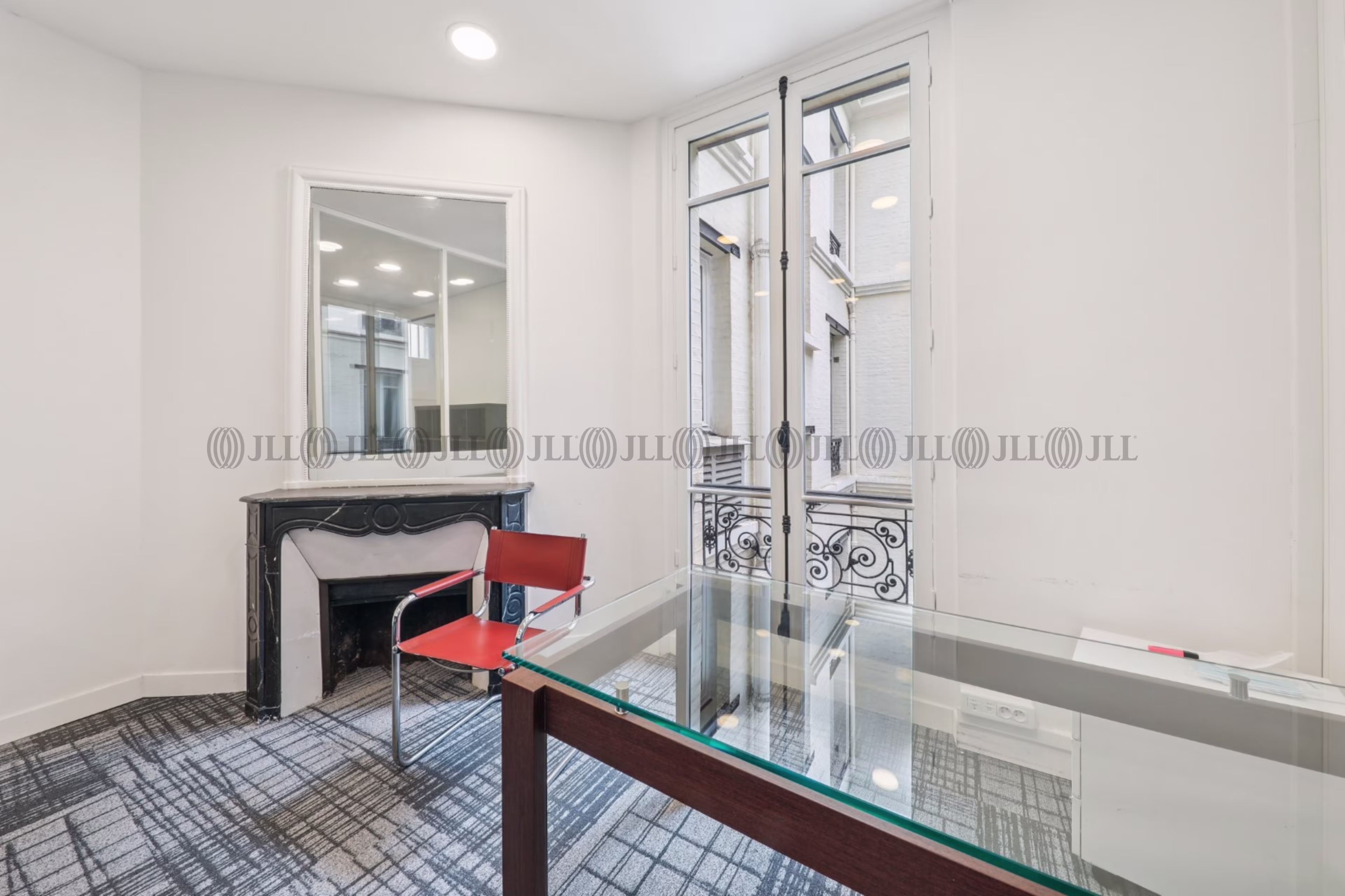 18 RUE MARBEUF